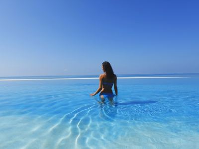 maldives, море, девушка, пейзаж, мальдивы, небо, синее