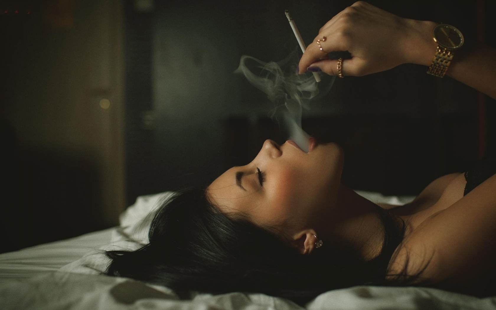 Женщина Курит Во Время Секса