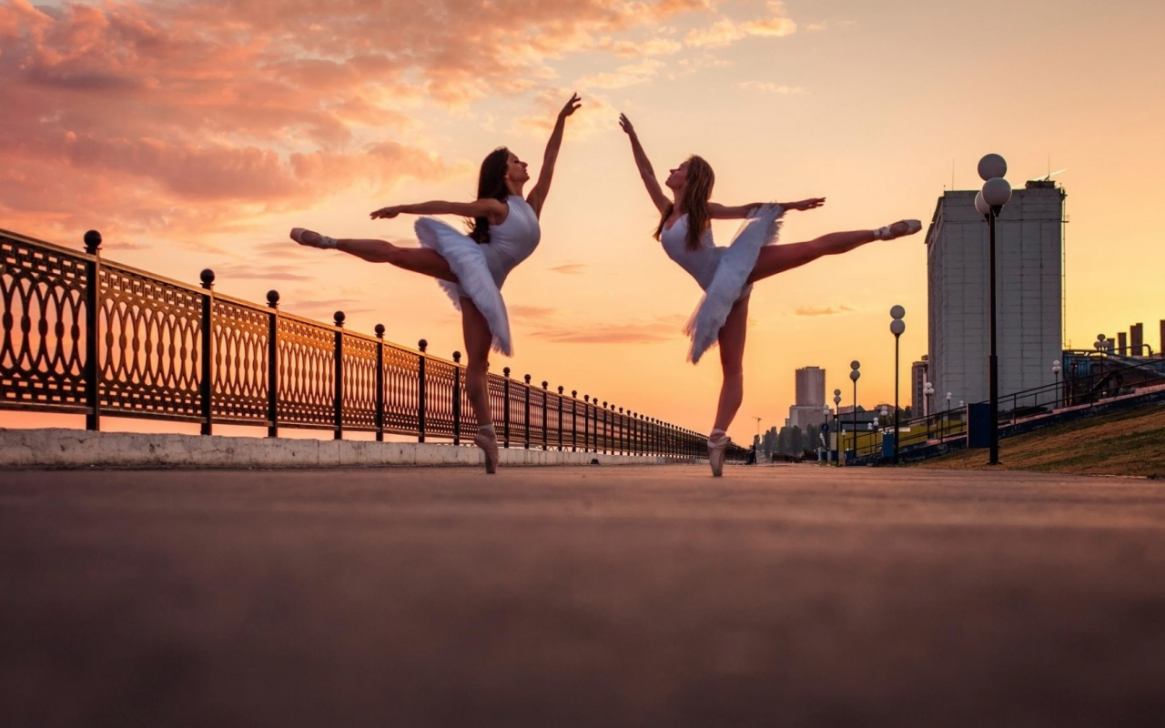 Ballet girls get naked