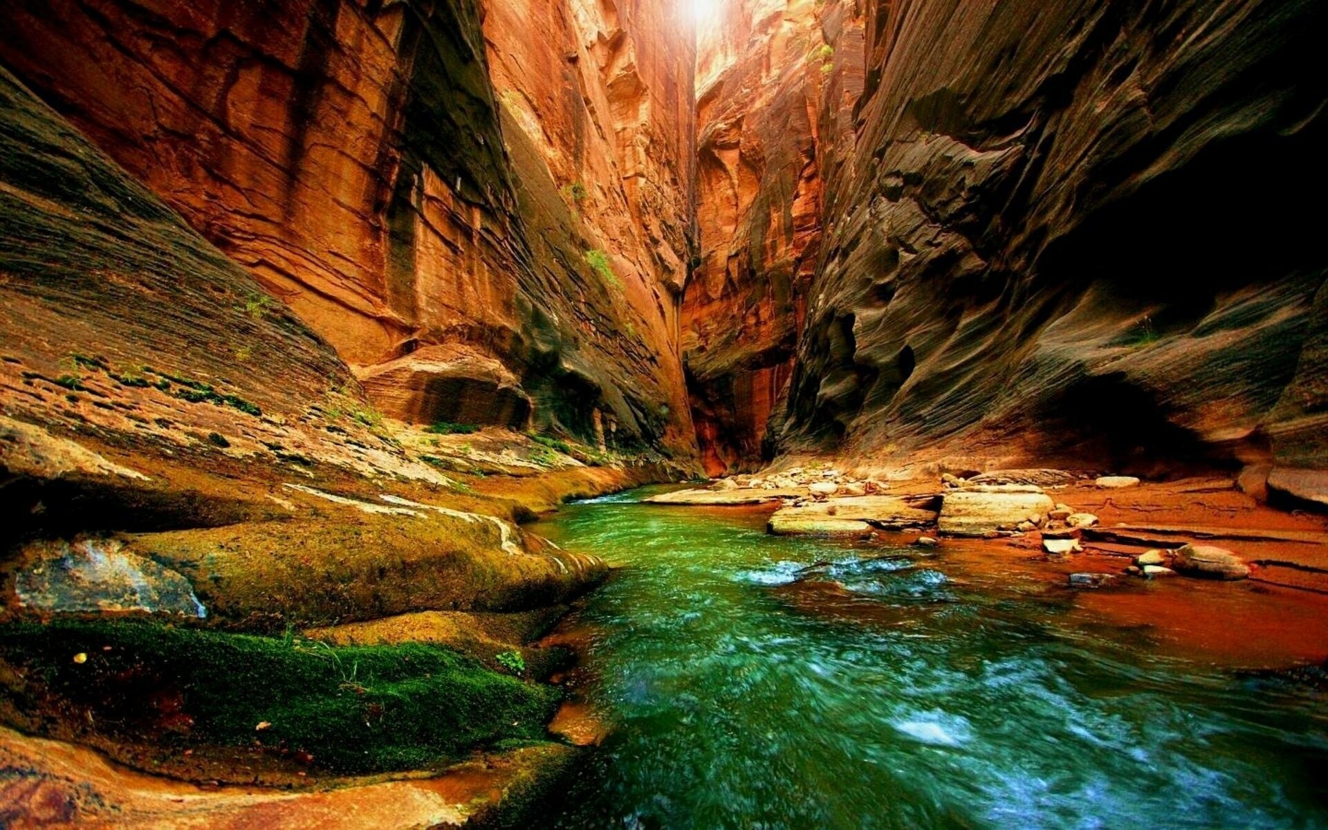 Пещеры Гранд каньон река