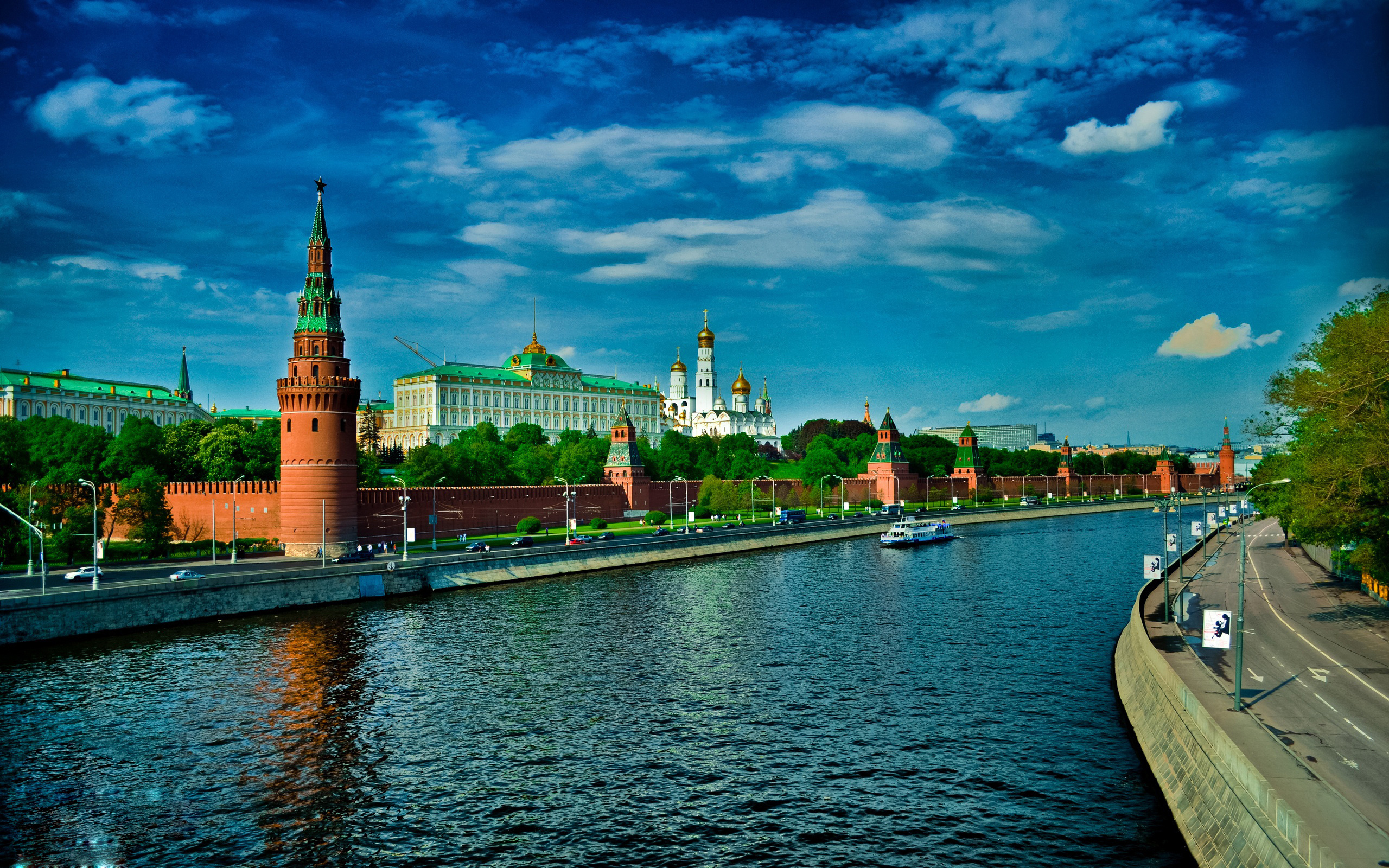 кремль и москва река