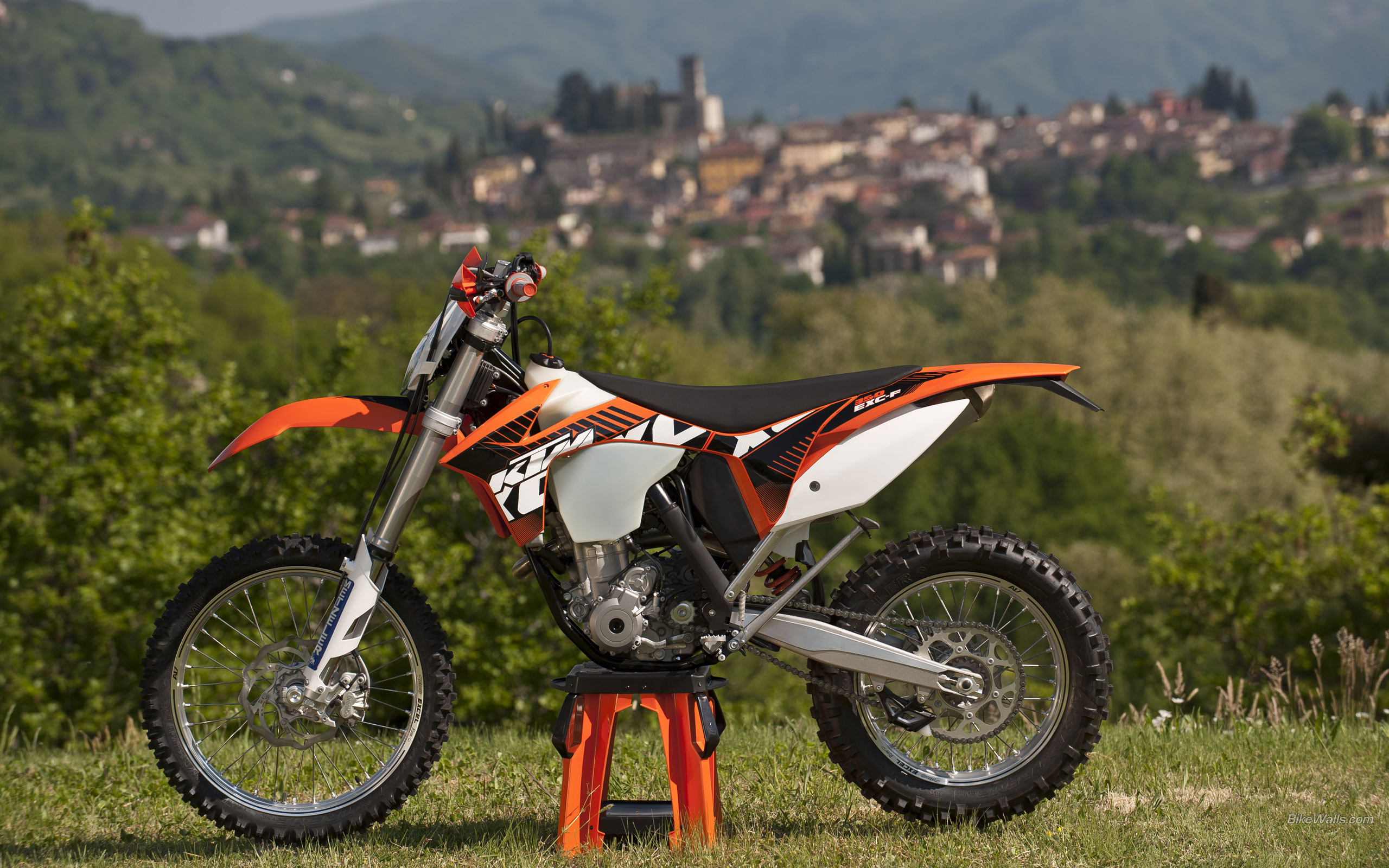 KTM EXC Модельный год