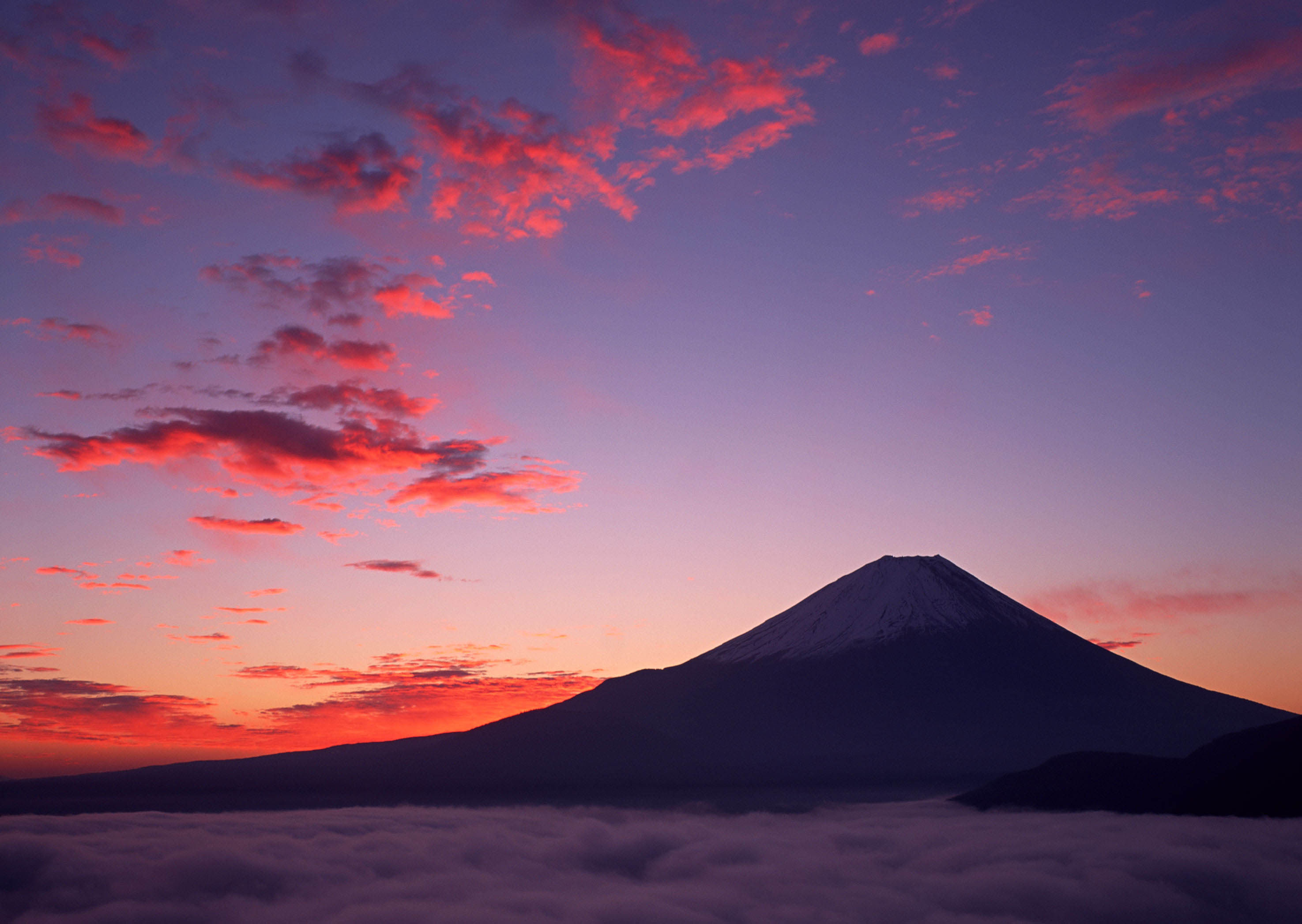 Mount fuji purple wallpaper engine. Гора Фудзияма в Японии. Гора в Японии Фудзияма закат. Рерих Фудзияма. Гора Фудзияма в Японии рассвет.