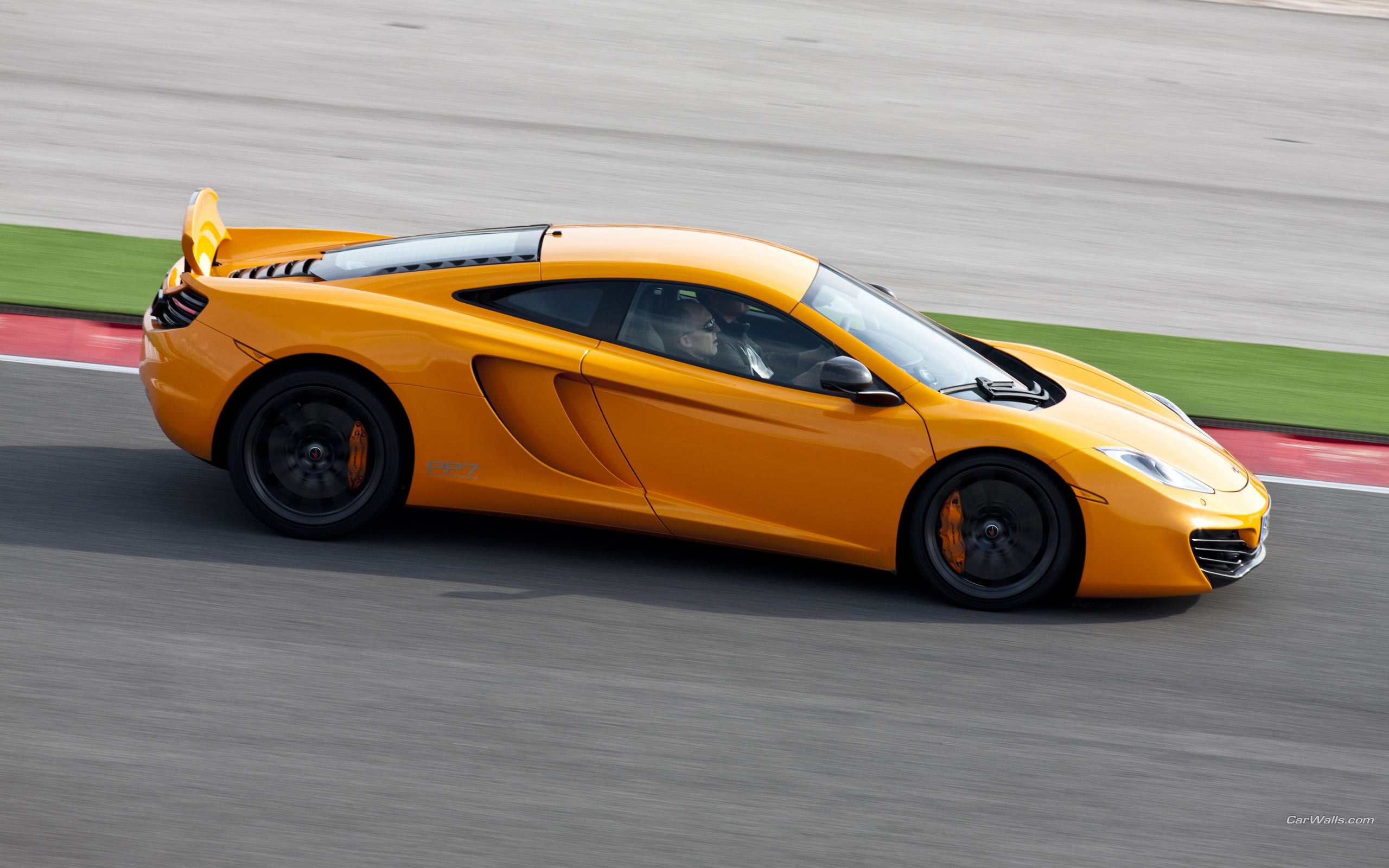 4 авто. MCLAREN mp4-12c Coupe. MCLAREN p4 12c. 2011 MCLAREN 12c Coupe. MCLAREN mp4-12c.