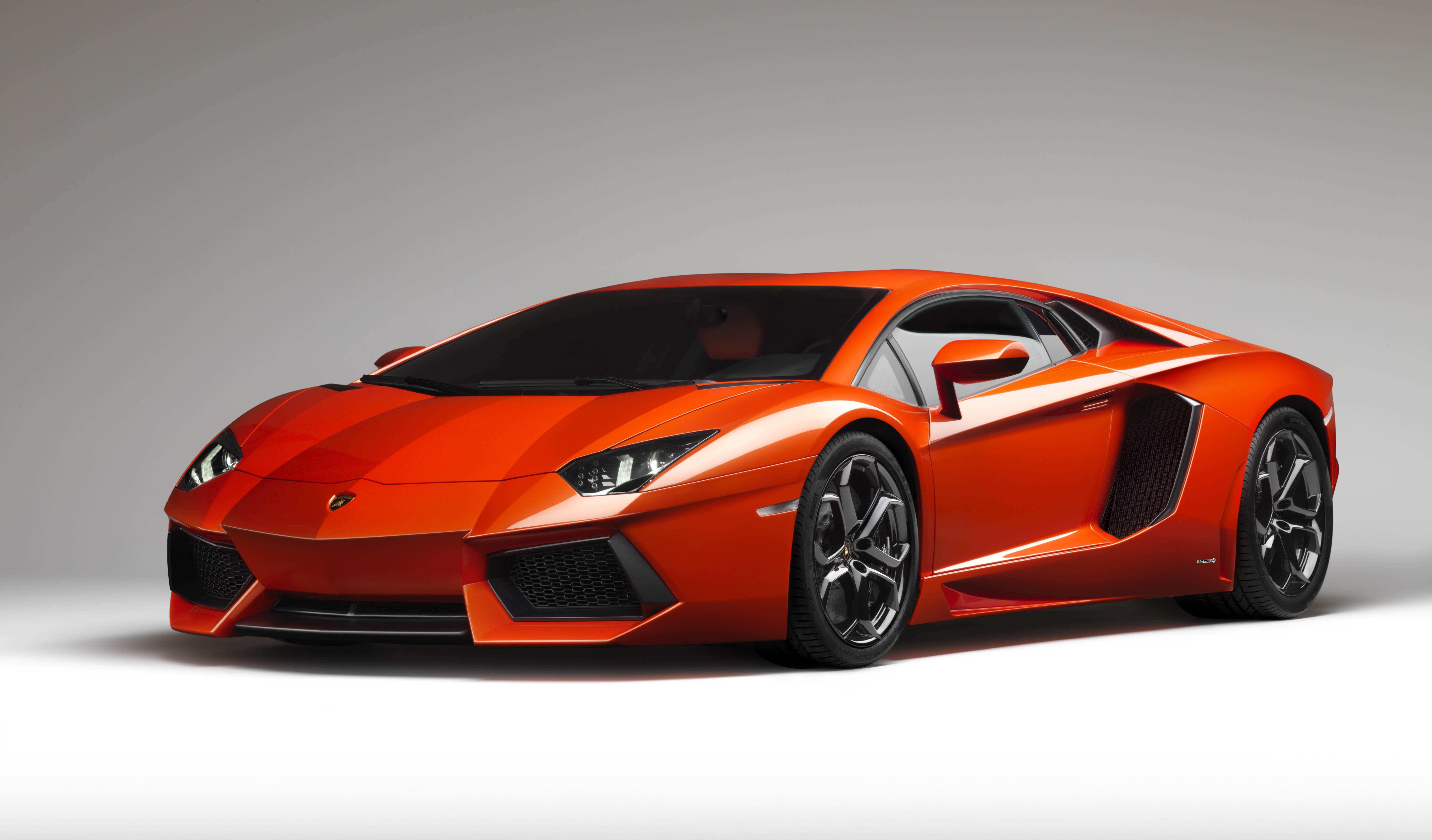 Lambo Aventador lp700 белая