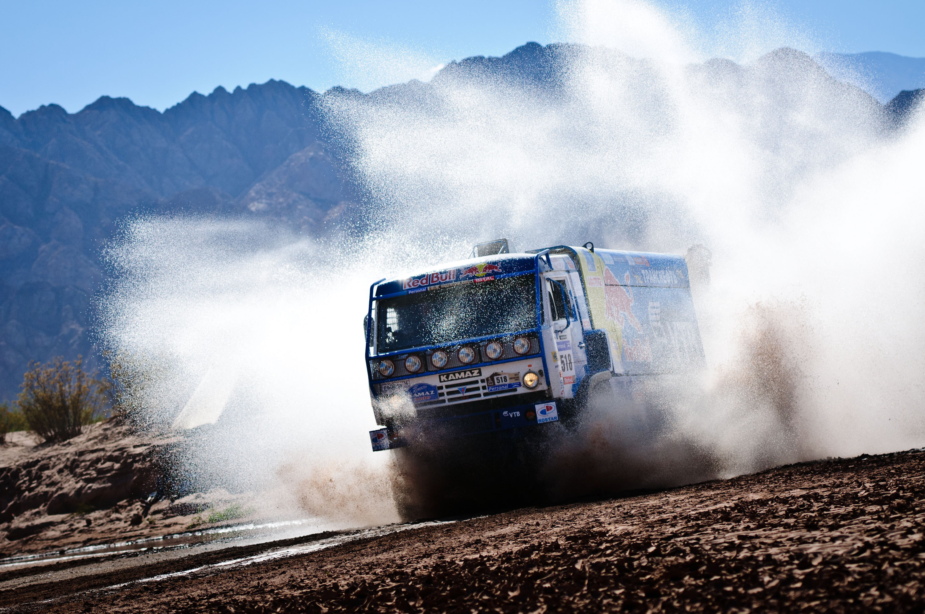 Едет машина камаз. КАМАЗ мастер Дакар. KAMAZ Truck. КАМАЗ 4310 Дакар. КАМАЗ ралли сахара.