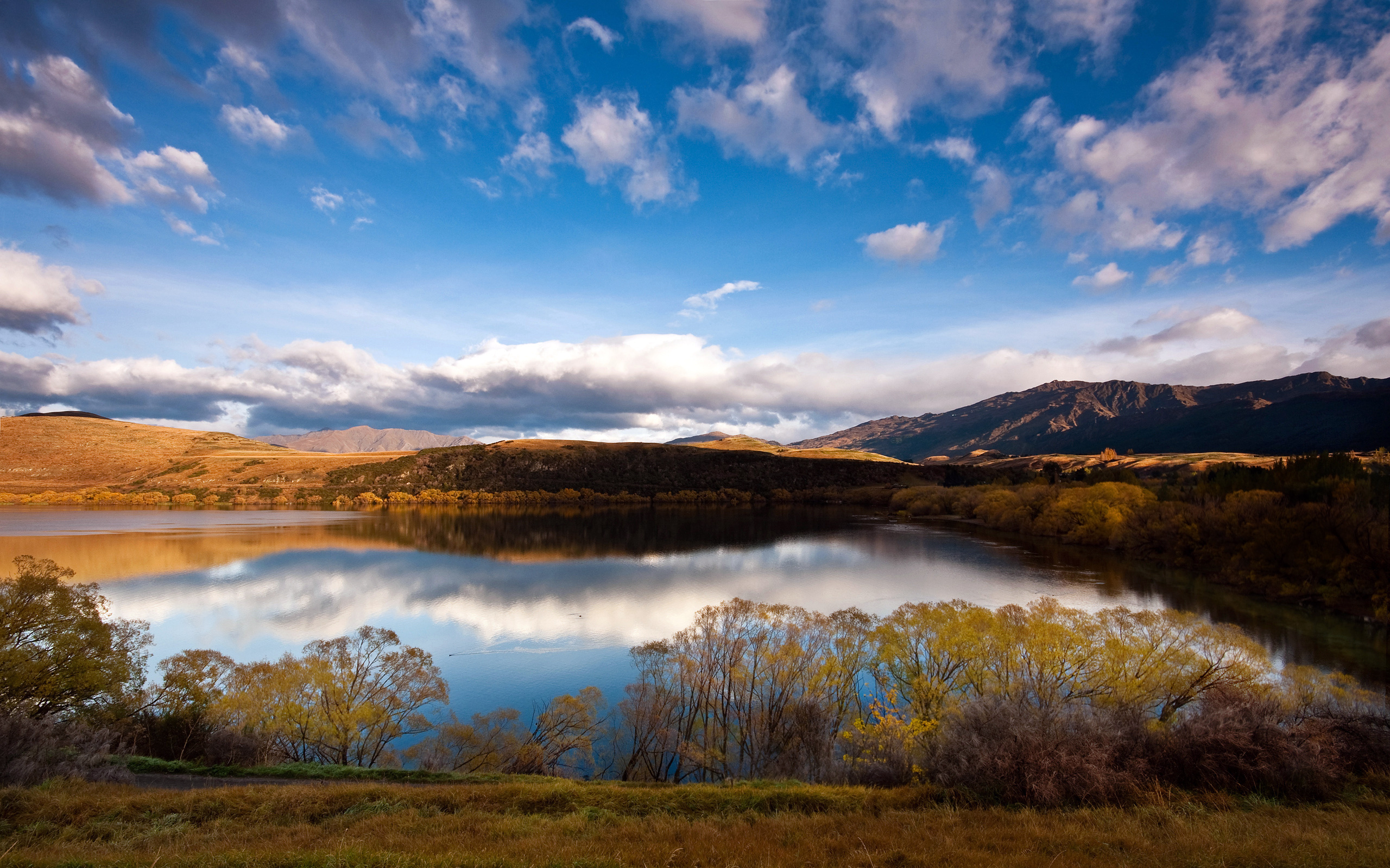 Lake day. Пейзажи природы. Красивый пейзаж. Природа озеро. Красивая природа на рабочий стол.