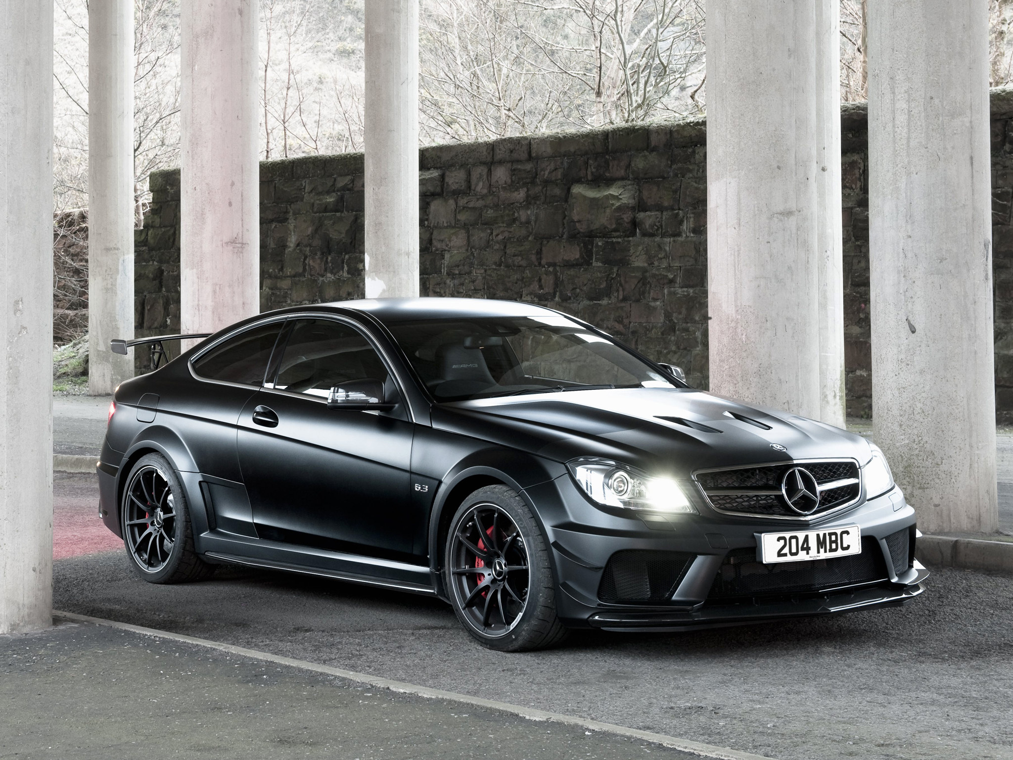 Низкий амг. Mercedes Benz c63. Mercedes Benz c63 AMG. Mercedes c63 AMG черный. Mercedes AMG c63 Coupe Black.