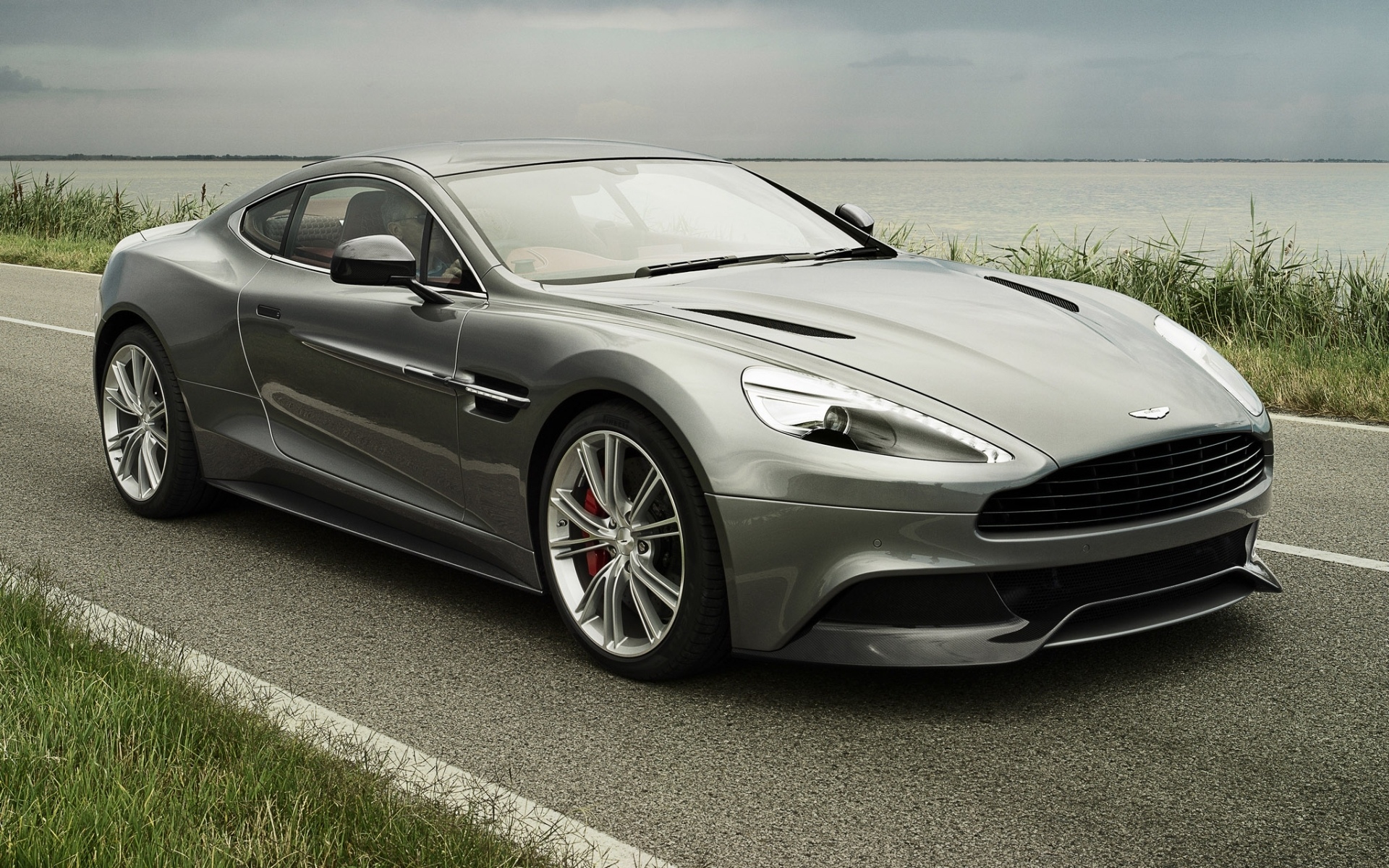 Aston Martin Vanquish 2012