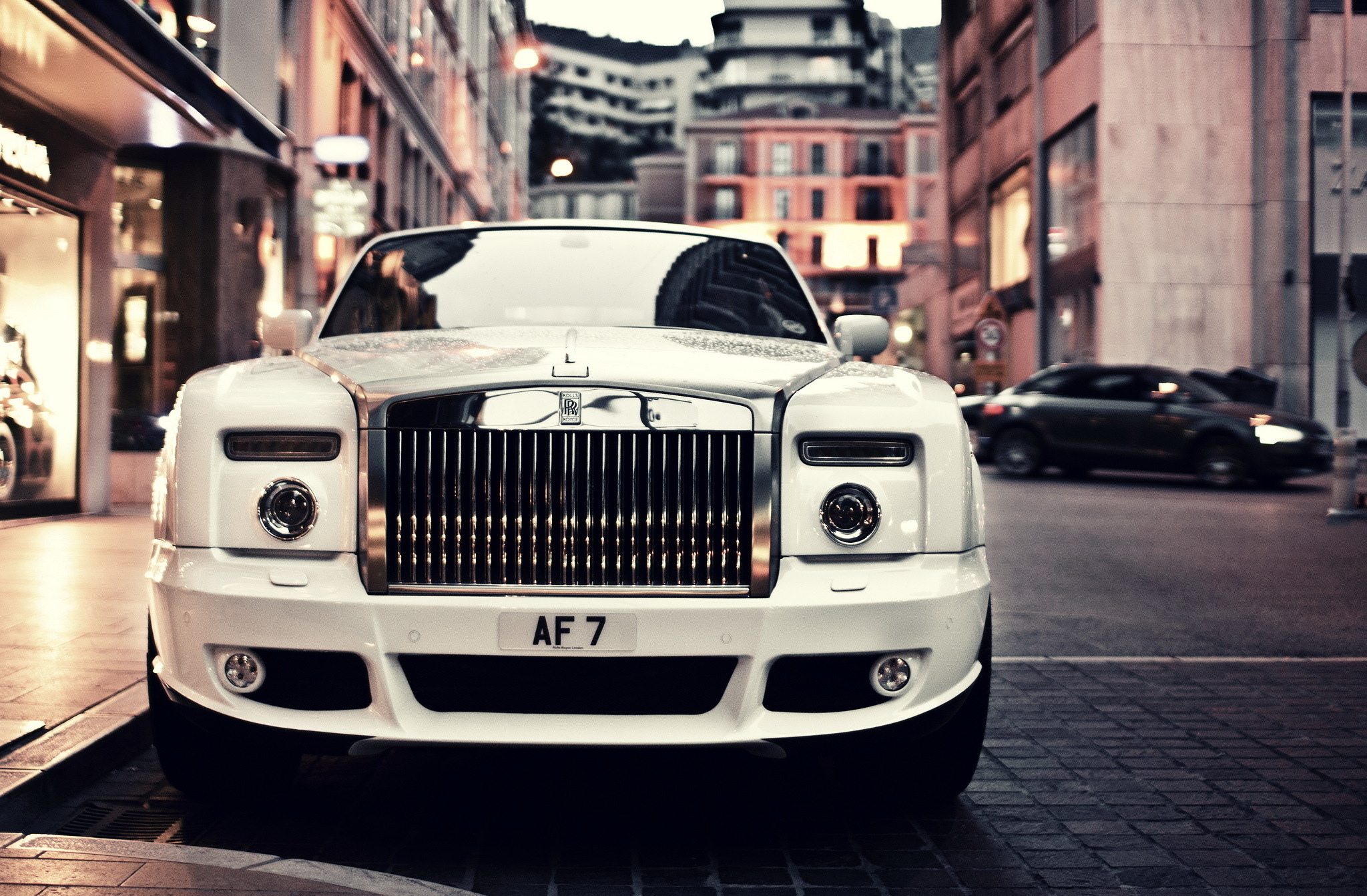 Слово роскошь. Роллс Ройс 1920. Роллс Ройс Luxury. Роллс Ройсы в Монте Карло. Mansory-Rolls-Royce-White.