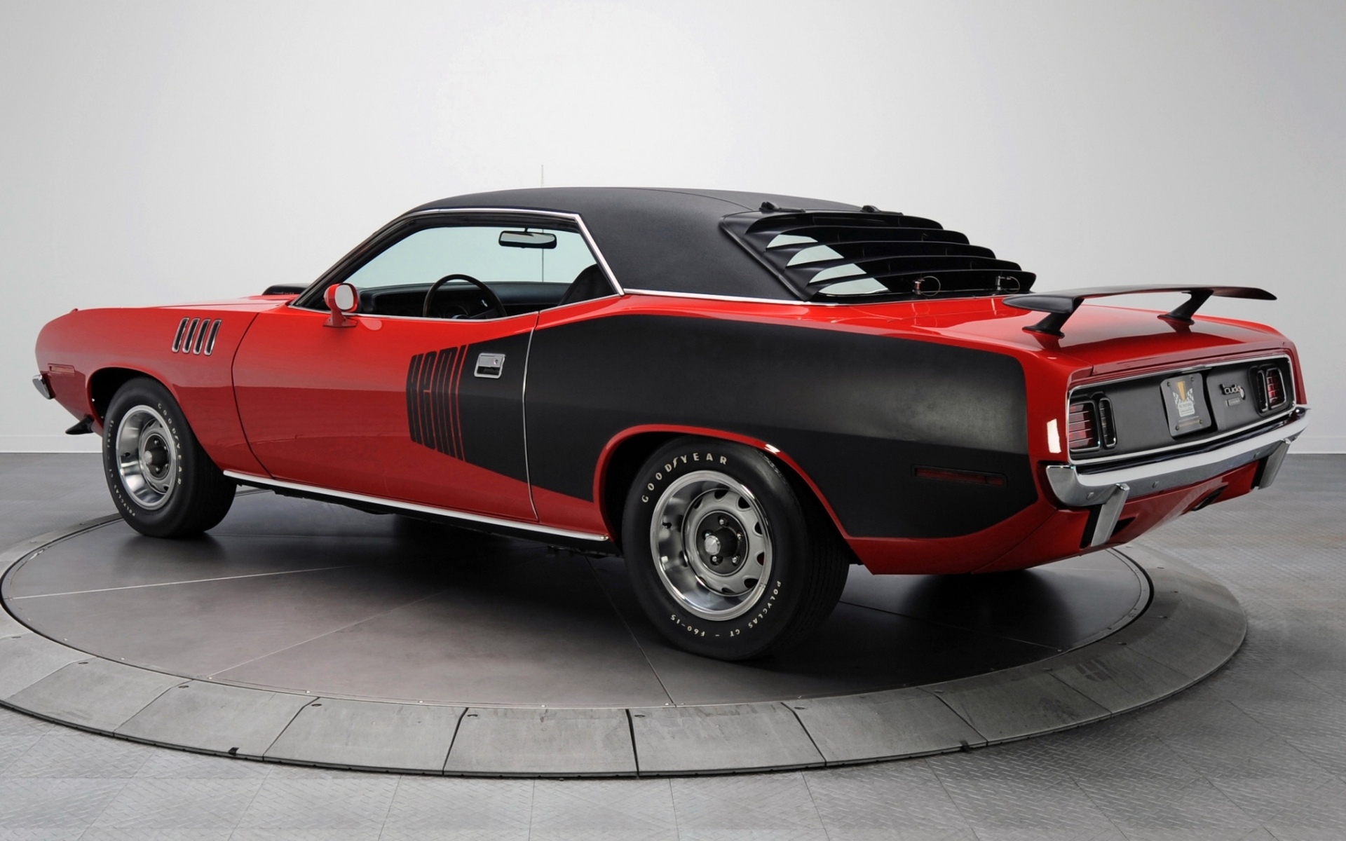 Машина Plymouth Hemi CUDA