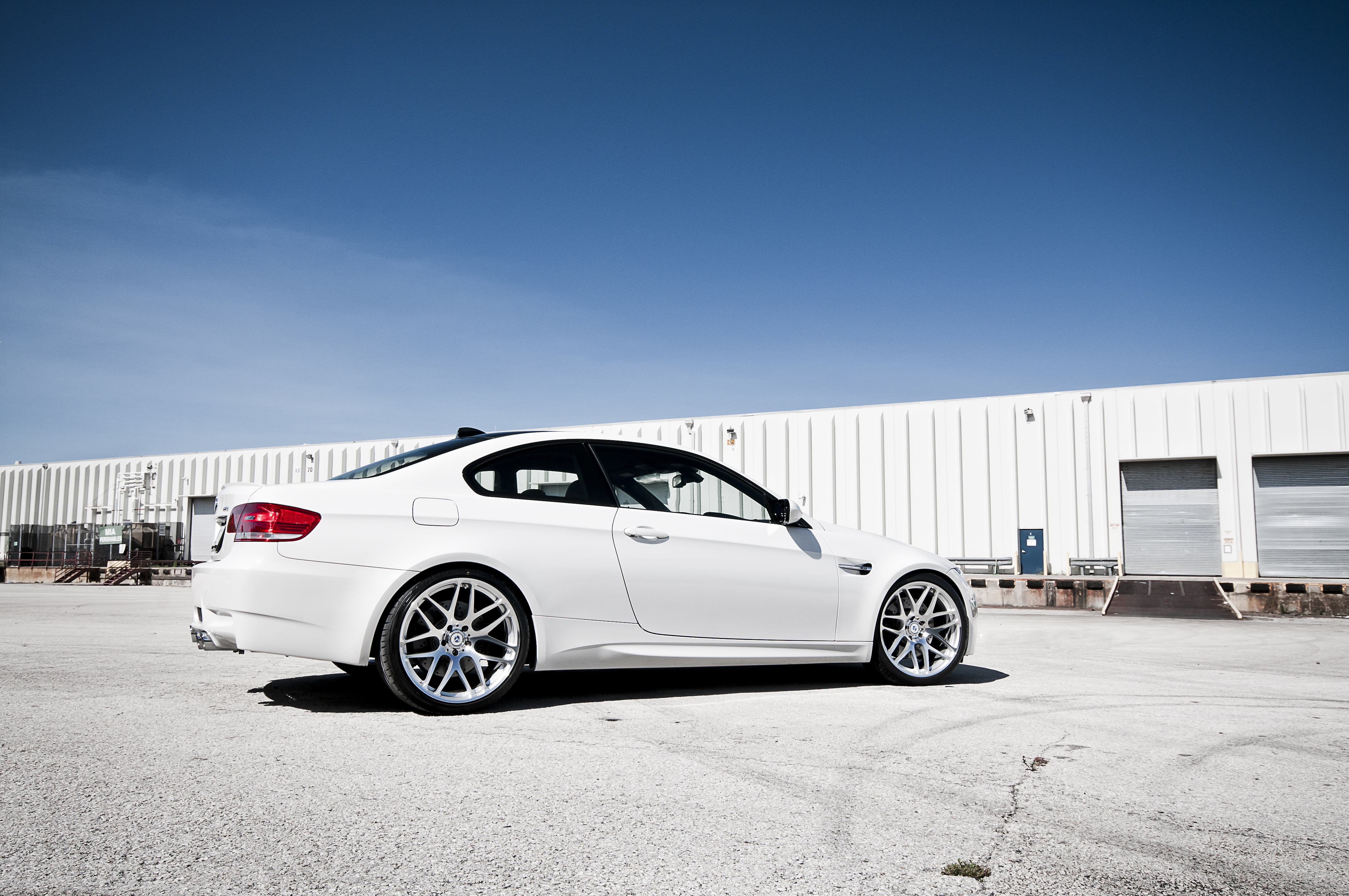 E white. BMW e92 белая. BMW e92 back. БМВ м3 белая. BMW m3 White.