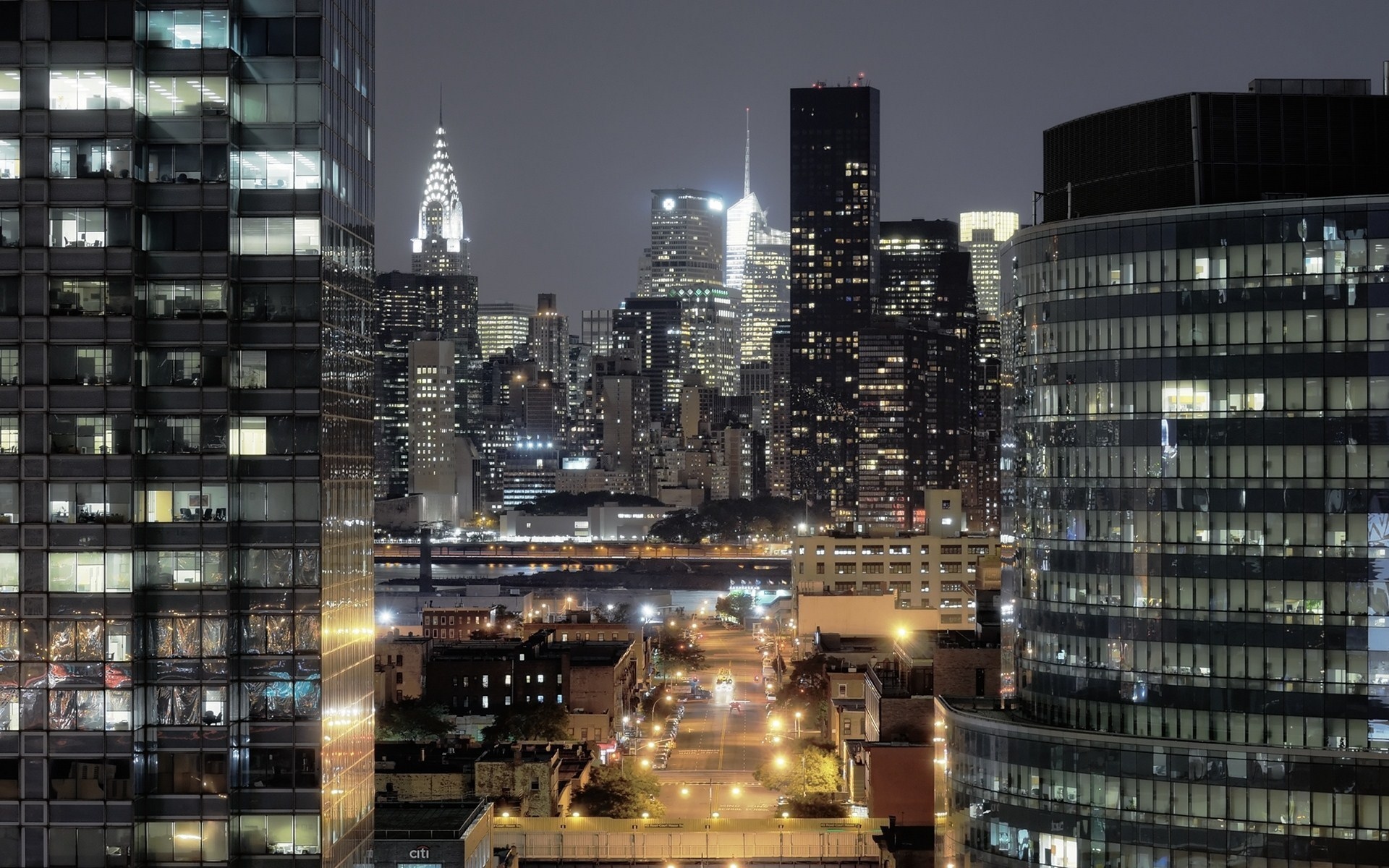 Архитектура Нью-Йорка Манхеттен ночью