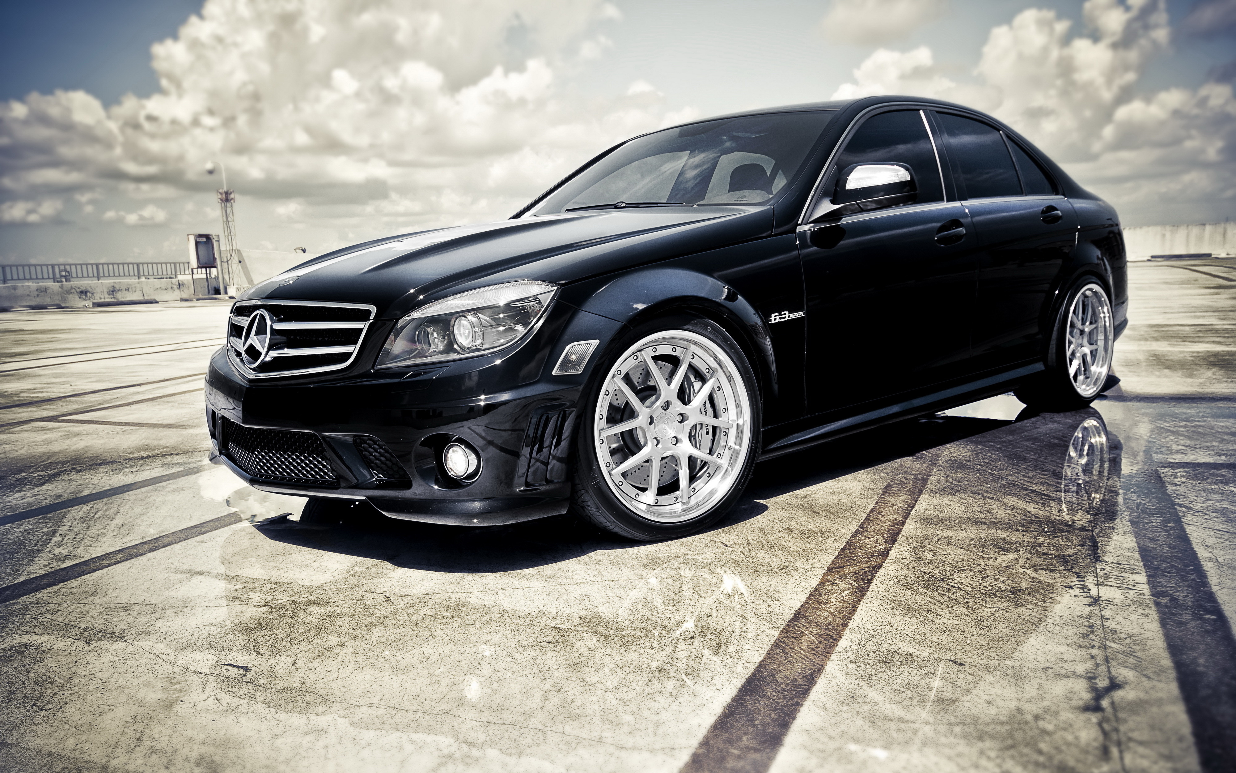 Мерседес лучшие фото. C63 AMG w204. Обои Mercedes Benz w204. Мерседес Бенц черный. Мерседес мерин черный.