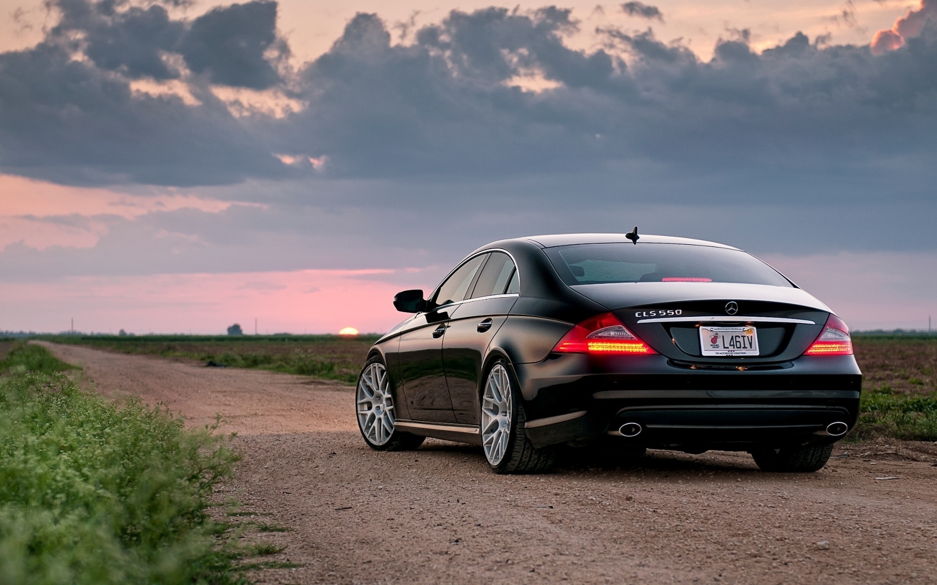 Mercedes CLS 1600x900