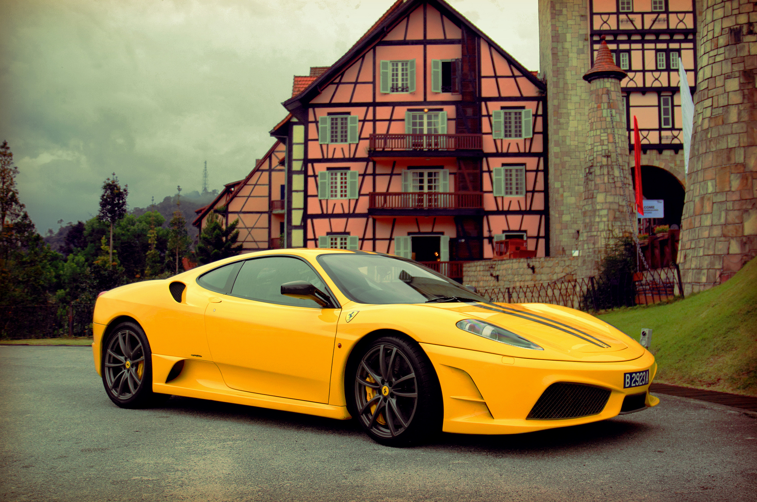 Ferrari f430 Scuderia Yellow