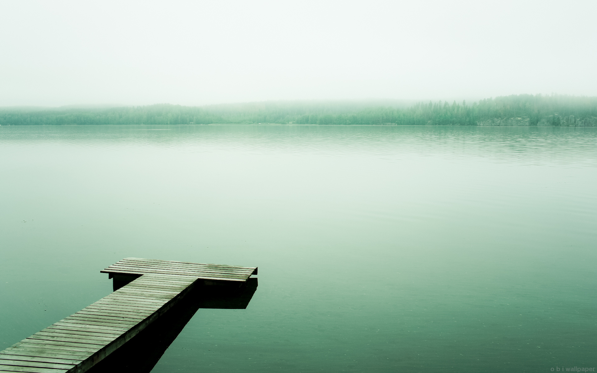 Озеро тихая вода. Природа спокойствие. Спокойствие Минимализм. Пристань на озере. Озеро Минимализм.