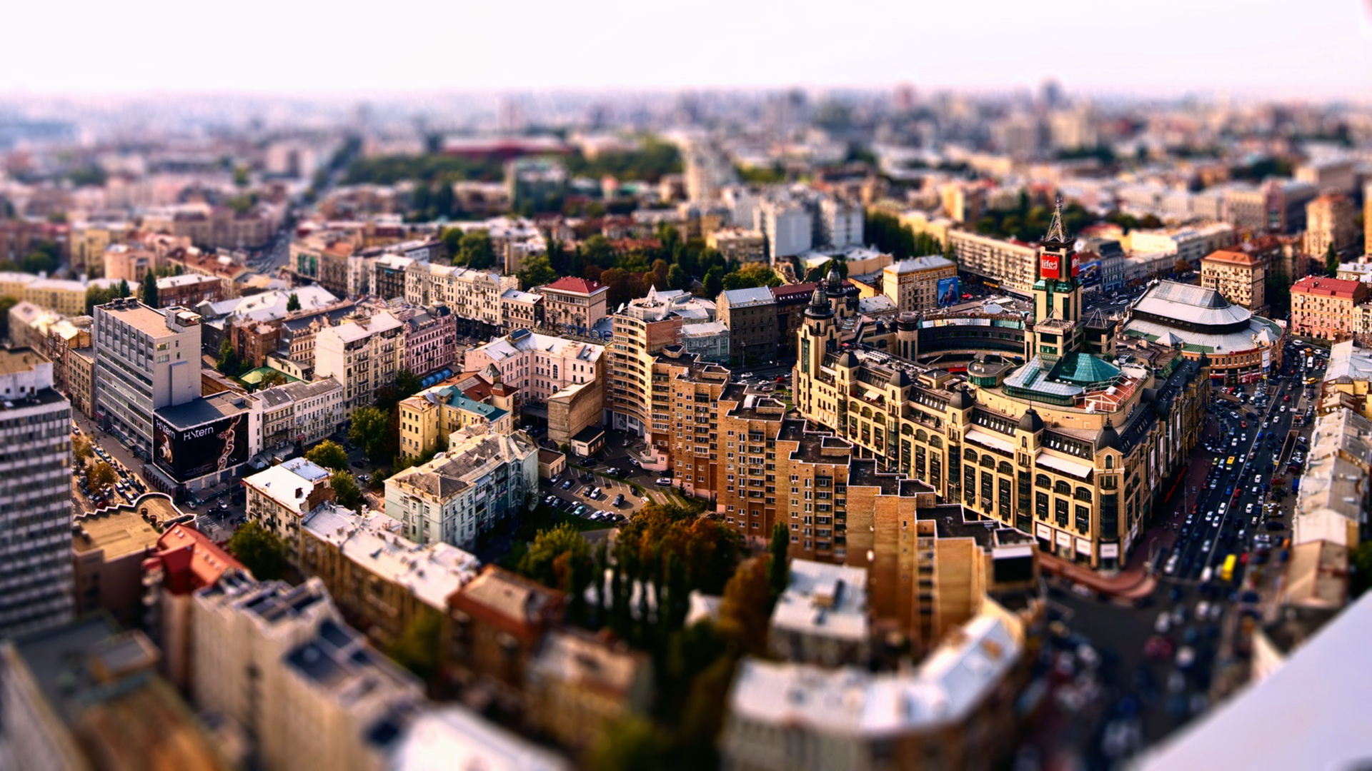 Обои дороги, машины, город, дома, tilt-shift на рабочий стол