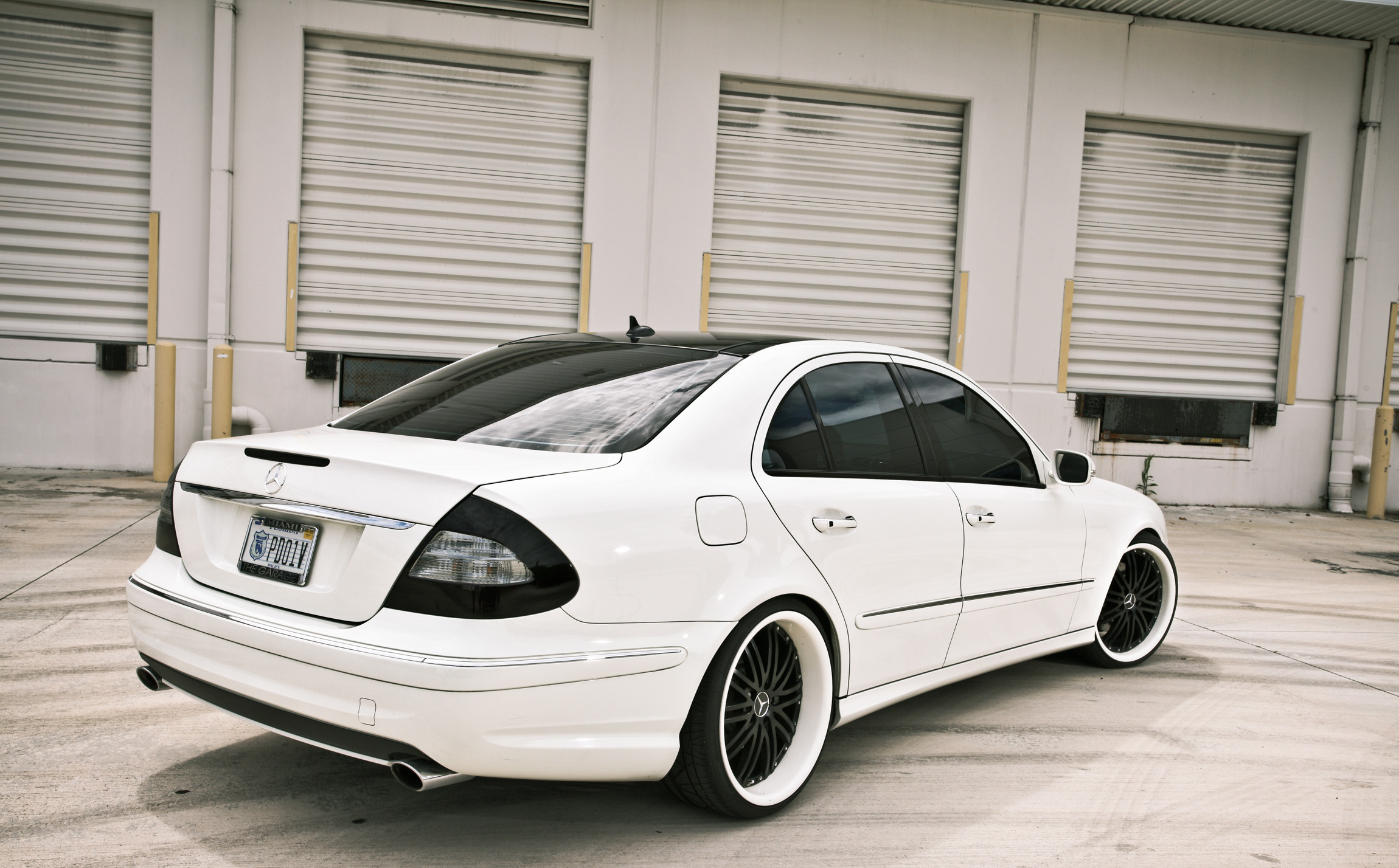 Mercedes Benz e class w211 White