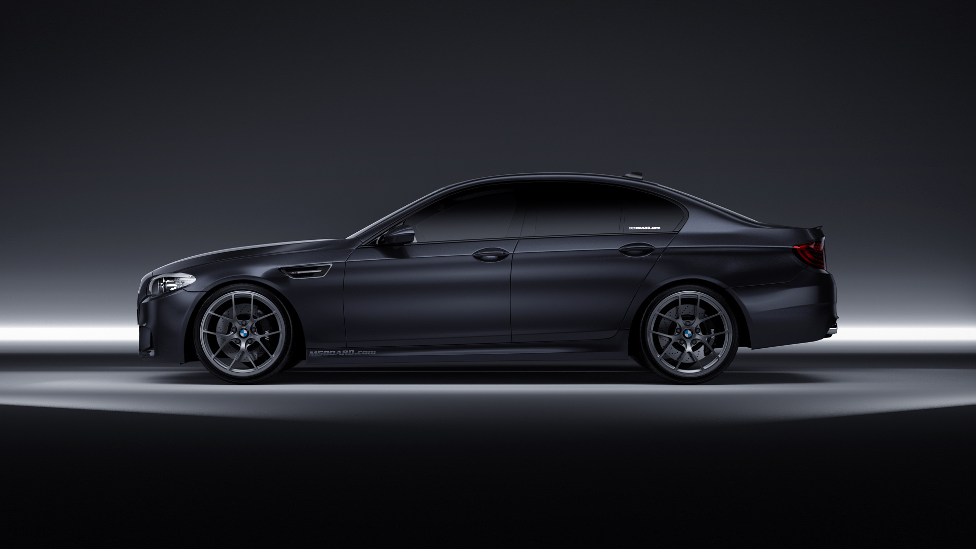 Обои бок. BMW m5 f10. BMW m5 черная. BMW m5 черная сбоку. BMW m5 f10 Black сбоку.