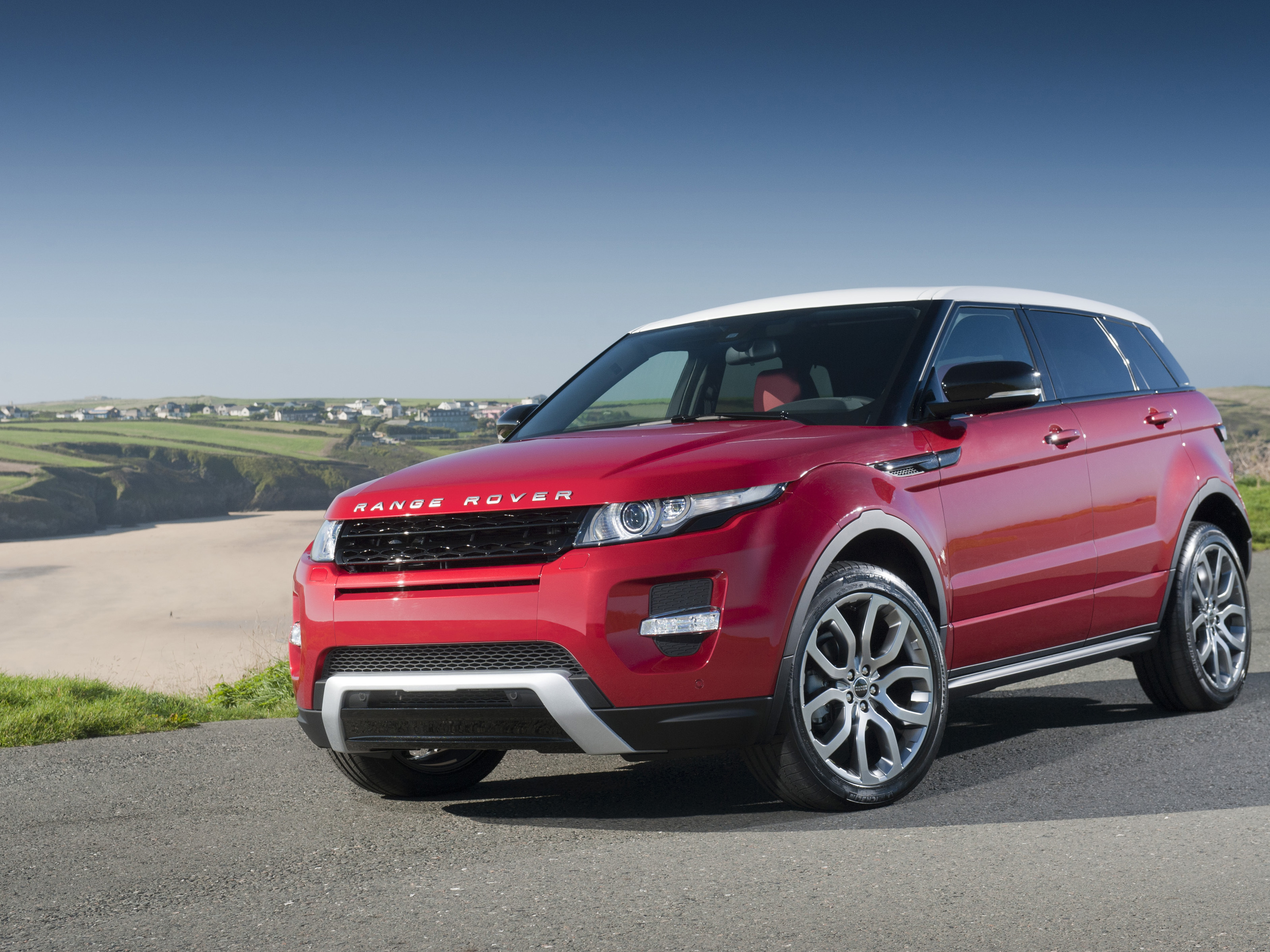 Рендж ровер отзывы. Range Rover Evoque 2020. Ленд Ровер Эвок 2014. Range Rover Evoque 1. Range Rover Evoque 2012.