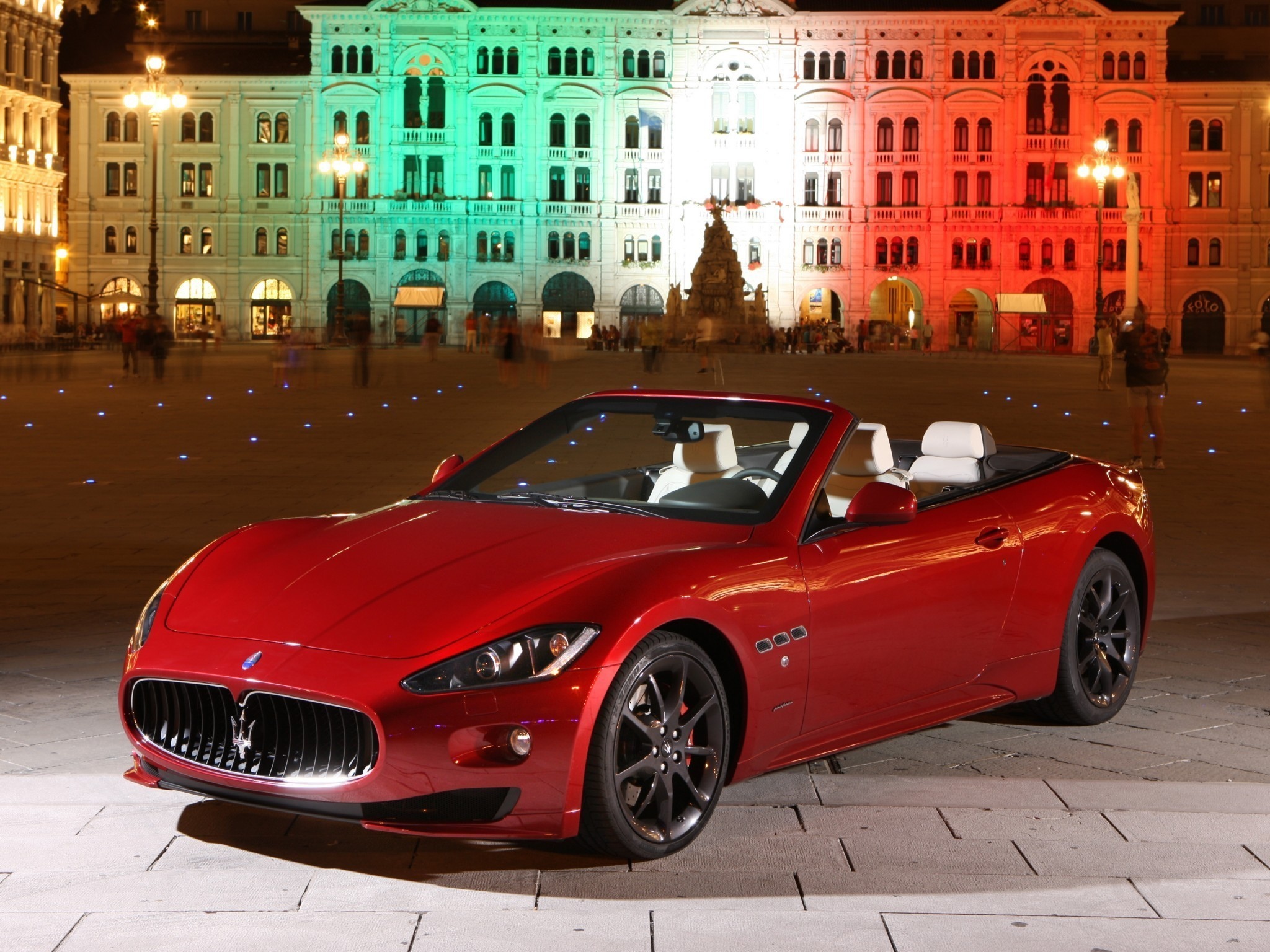 Maserati GRANCABRIO РѕР±РѕРё