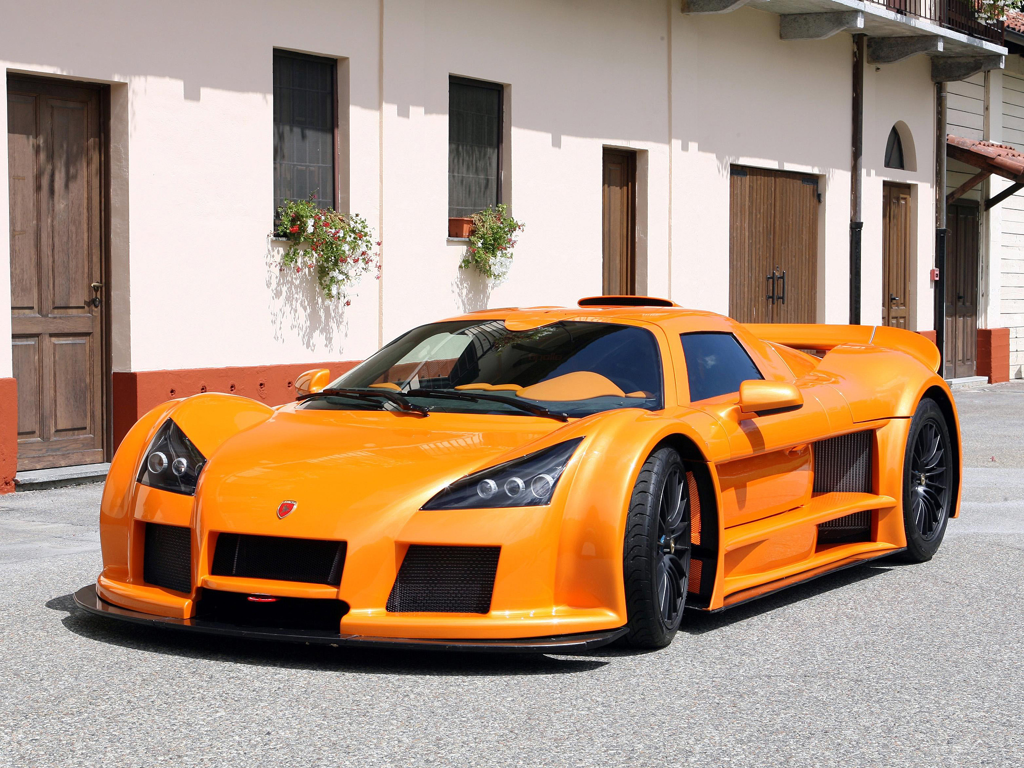 Сайт про автомобили. Ламборджини Галлардо оранжевый. Классные машины. Крутые авто. Крутые машины настоящие.