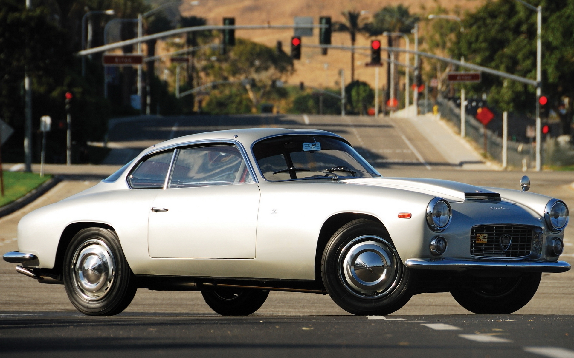 Lancia Flaminia 1970 седан