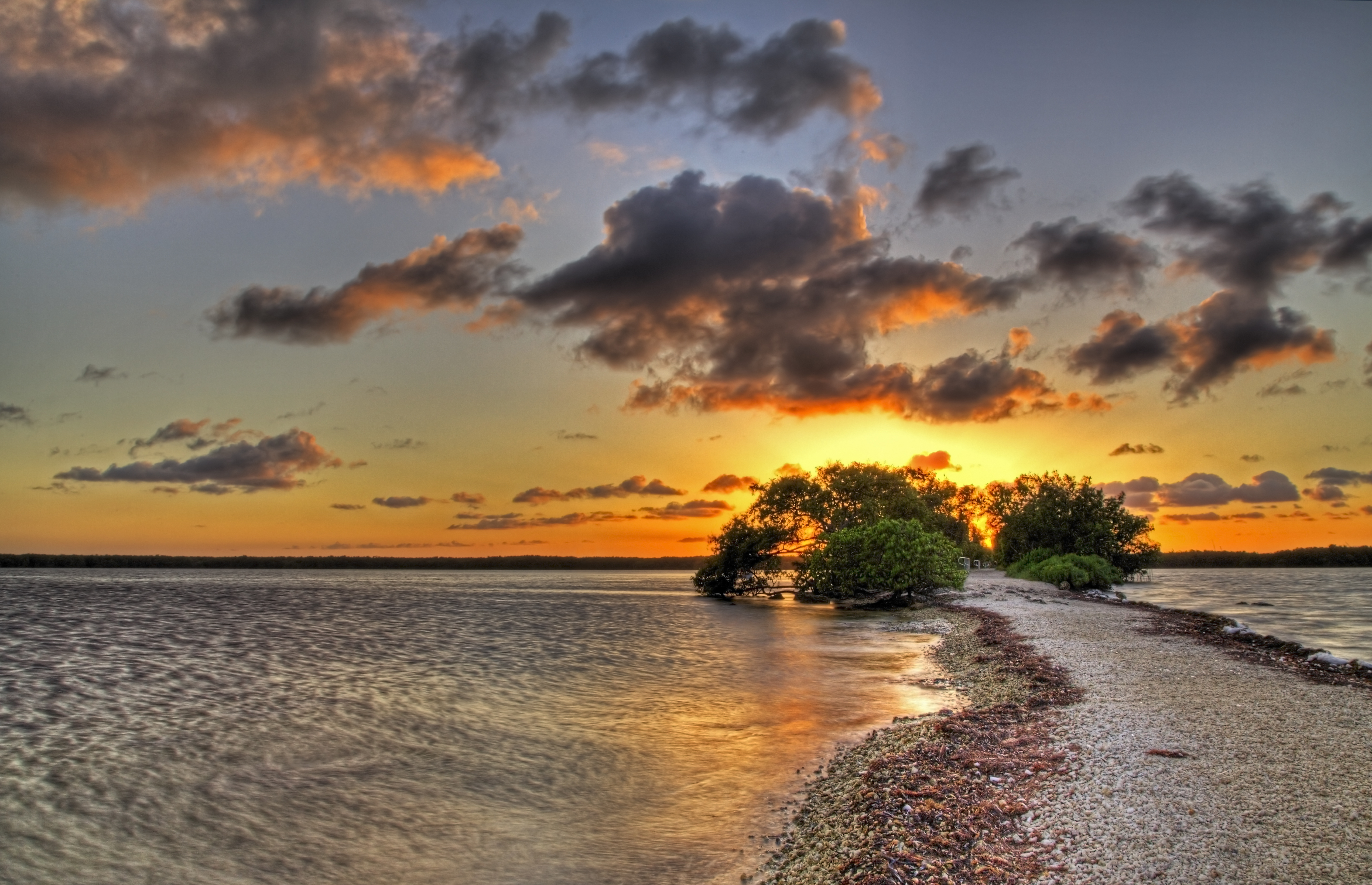 Пейзаж закат фото. Закат. Море. Природа закат на море. Солнце над морем.