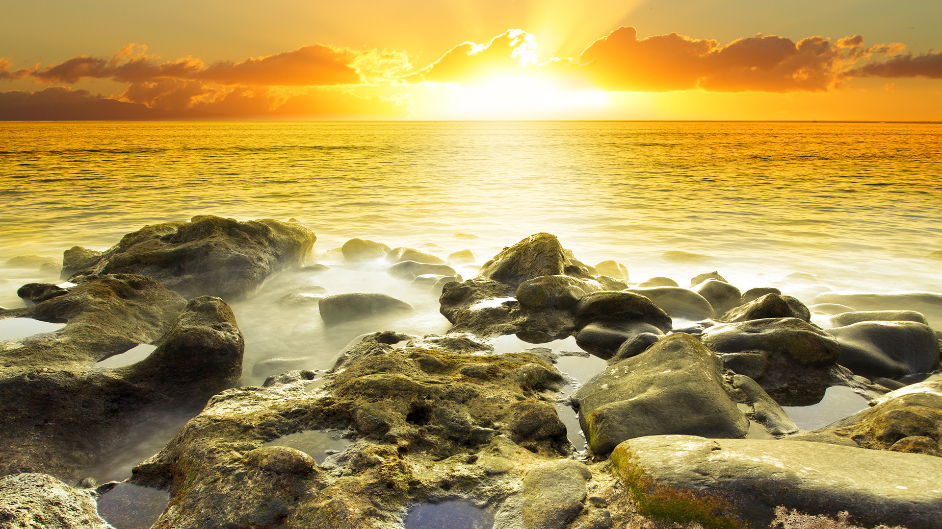 Море камни солнце