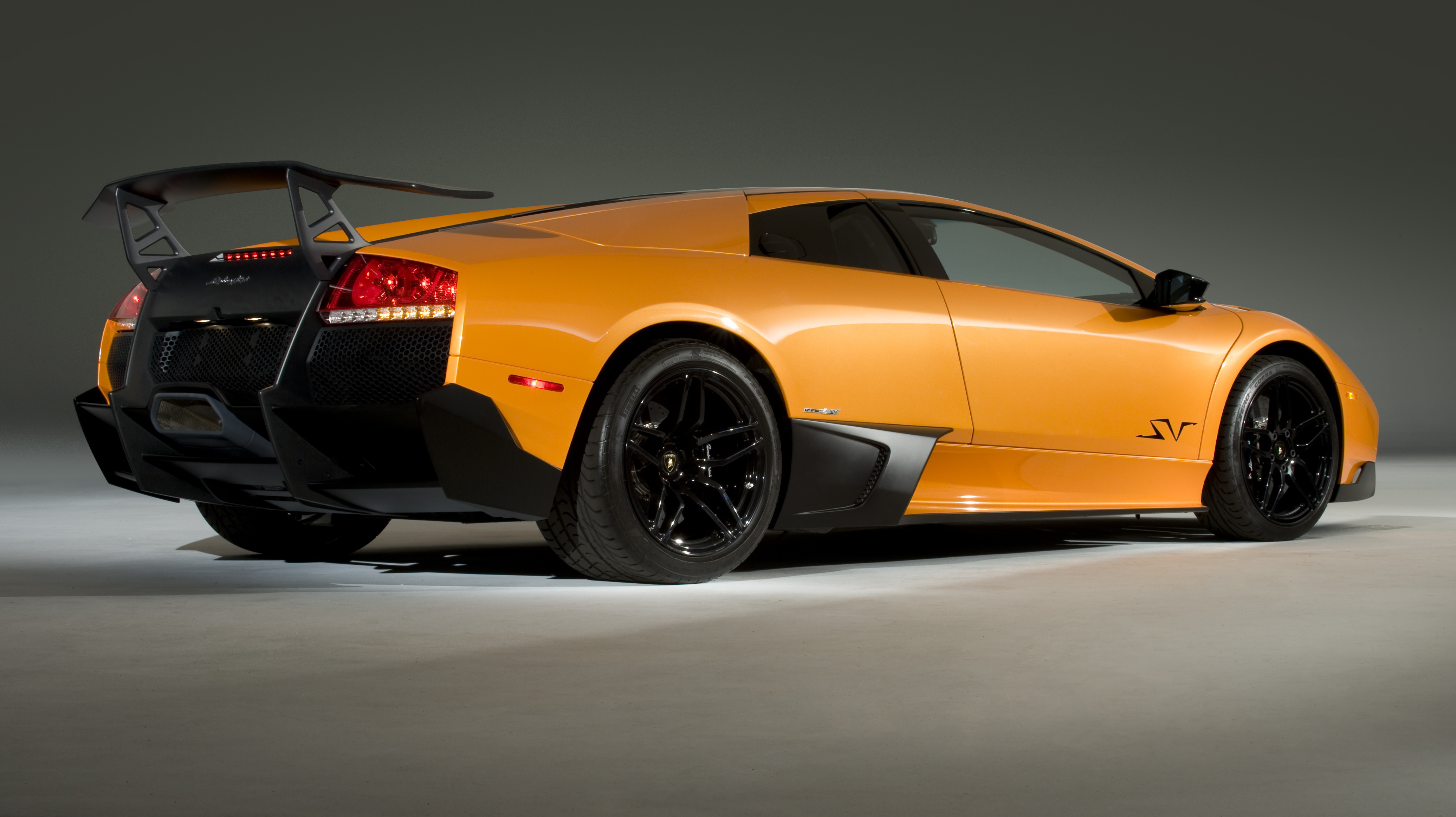 Lamborghini Murcielago lp670 4 SV белая