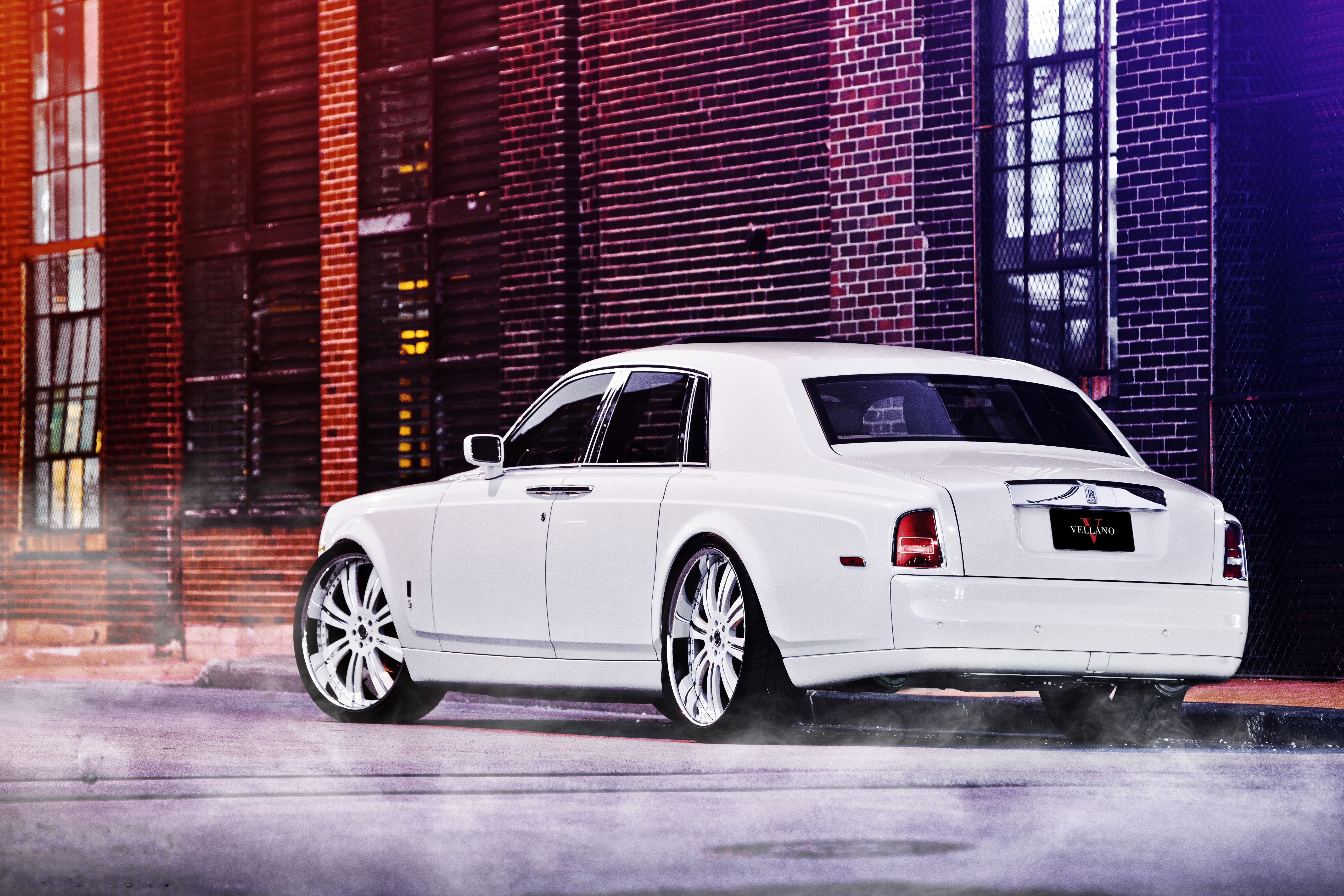 Роллс. Роллс Ройс Фантом. Машина Rolls Royce Phantom. Марк корт Роллс Ройс. Роллс Ройс белый.