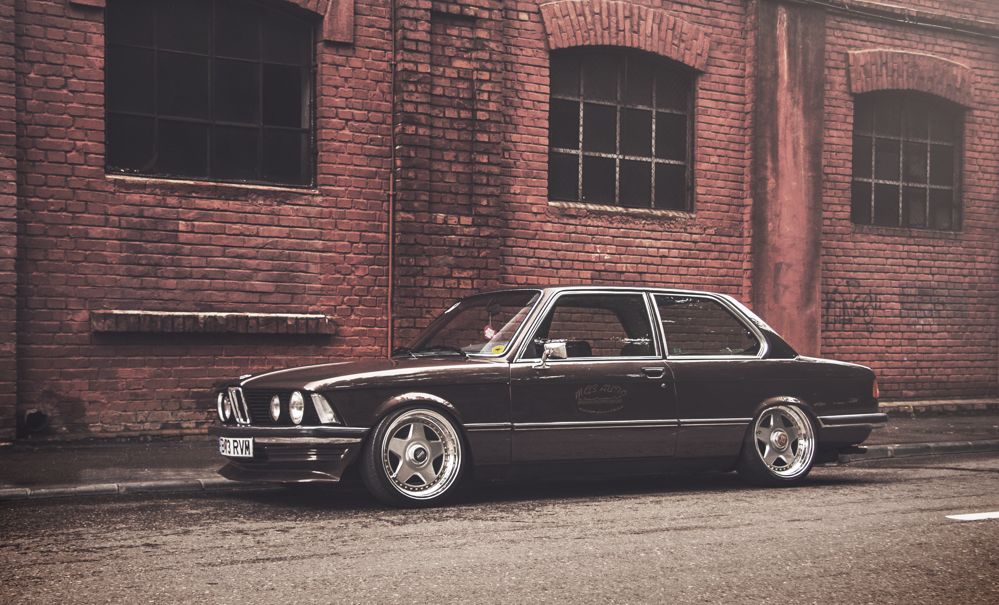 Обои на пк пацанские. БМВ е21. BMW e21 стенс. BMW 3 e21 stance. BMW m3 e21.