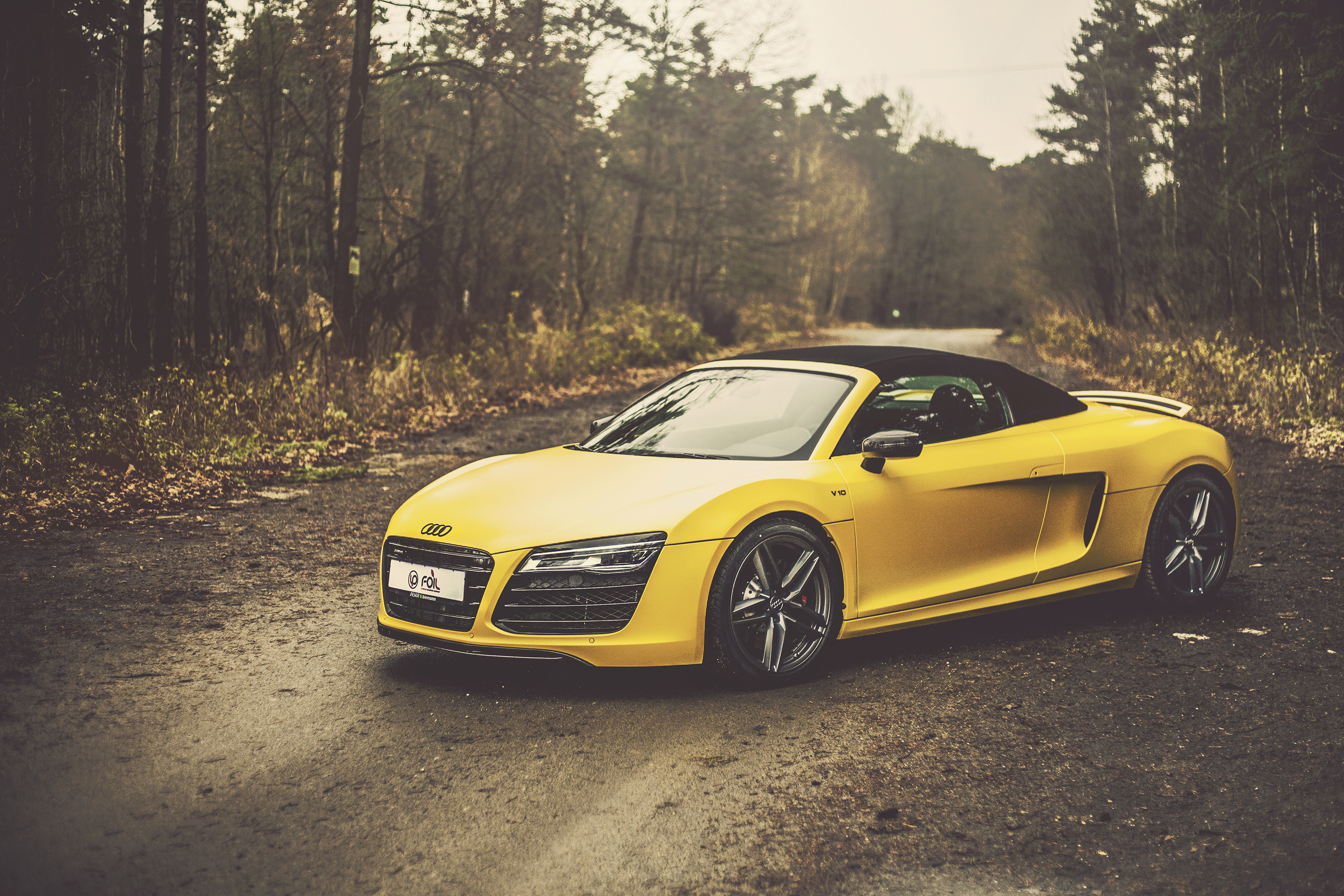 4 8 машины. Ауди р8. Ауди r8 желтая. Audi r8 Yello. Желтый Ауди r8 Audi.