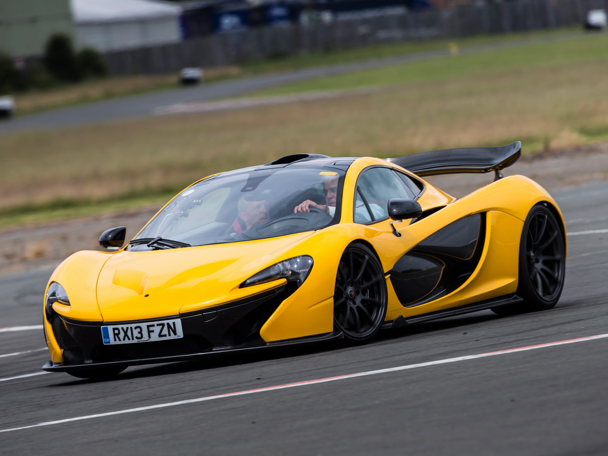 Mclaren p1 фото