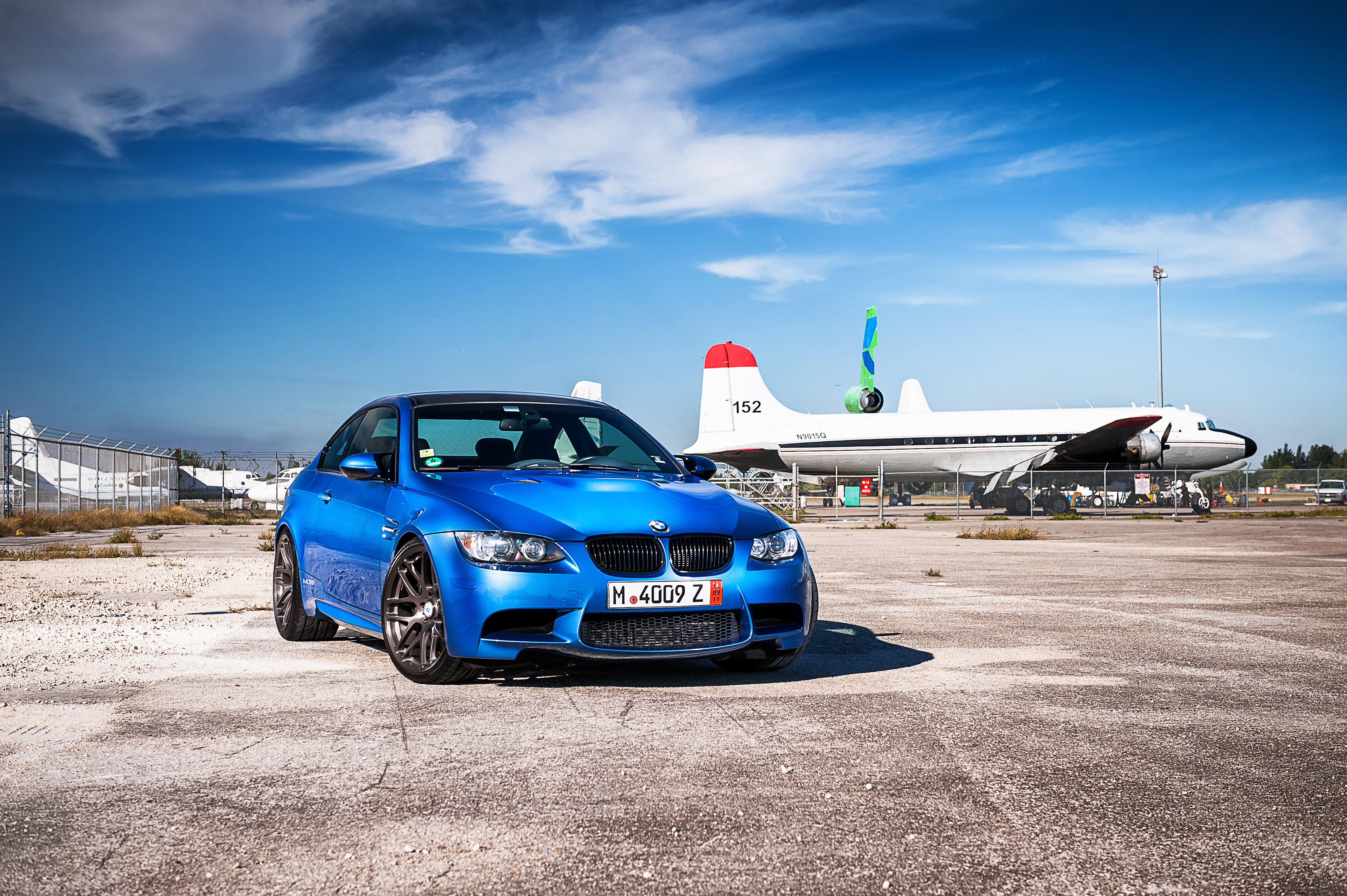 Обои на рабочий стол bmw. BMW m3 e92. BMW m3 e92 Blue. BMW e92 m3 синяя. BMW m2 e92.