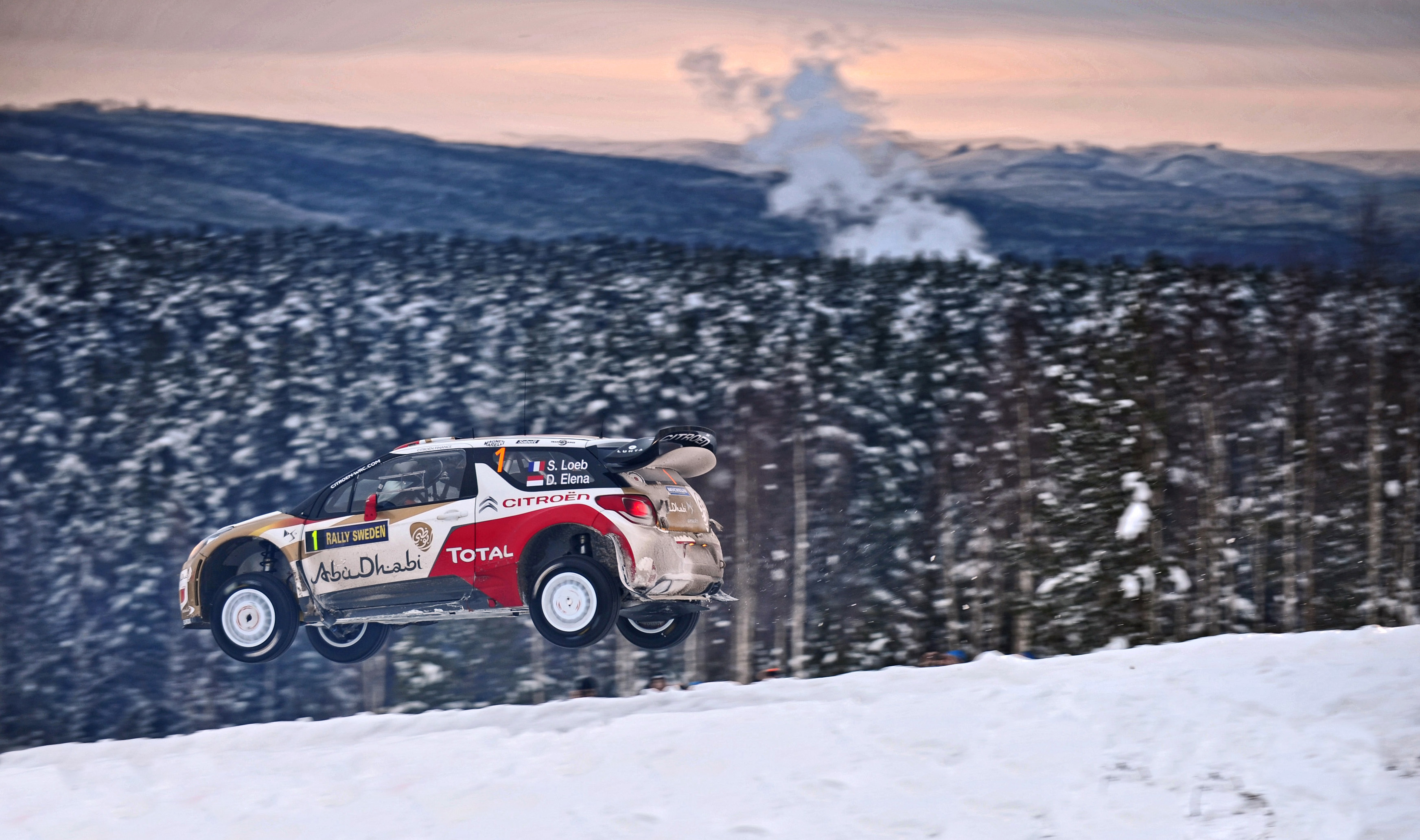 Зимние гонки. Citroen ds3 WRC 2013 Sébastien Loeb - Daniel Elena Argentina. Зимние гонки на машинах. Снежное ралли. Марафон ралли.