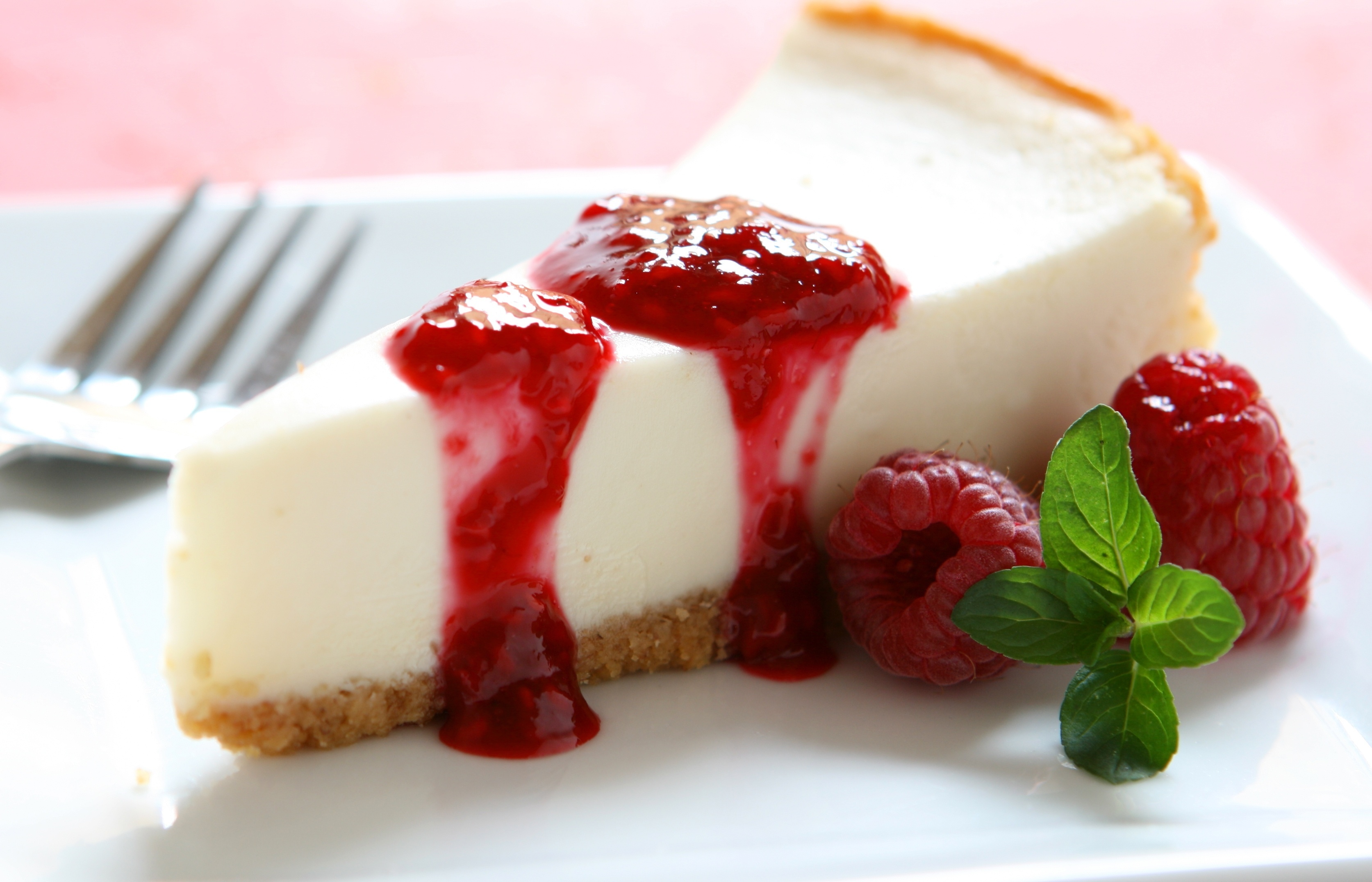 Cheesecake. Чизкейк Нью-Йорк. Чизкейк Нью Йорк малиновый. Десерт Нью-Йорк чизкейк. Чизкейк Нью-Йорк с клубникой.