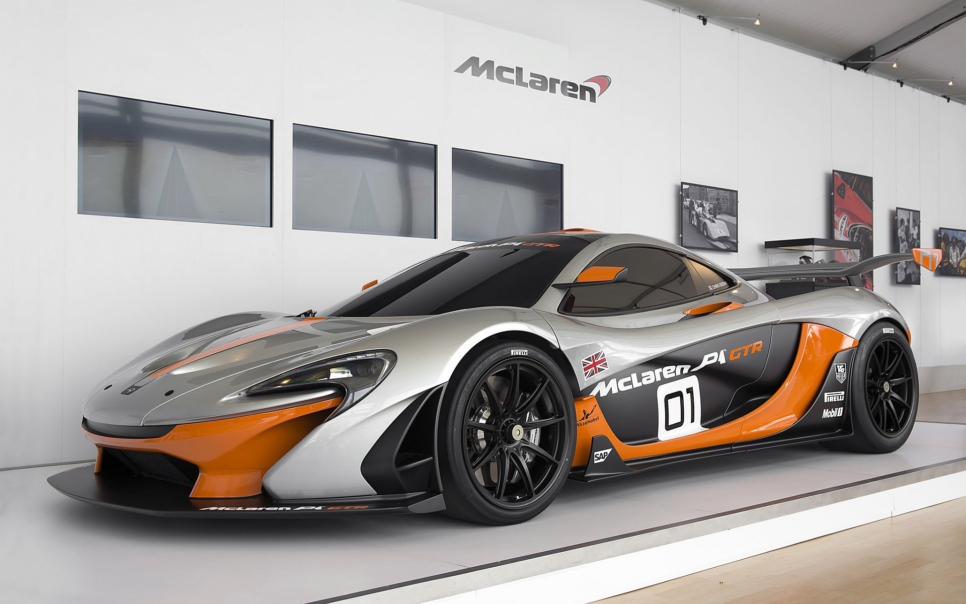 Обои Стена, гараж, асфальт, спорткар, машина, McLaren P1 GTR на рабочий стол