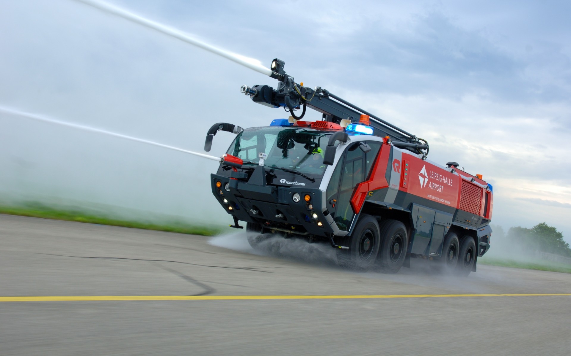 Пожарная машина аэропорта Rosenbauer Panther