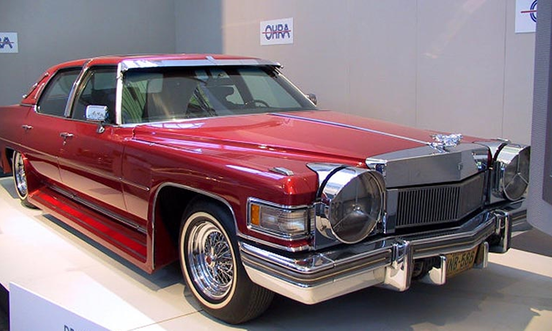 Машина Элвиса Cadillac Deville