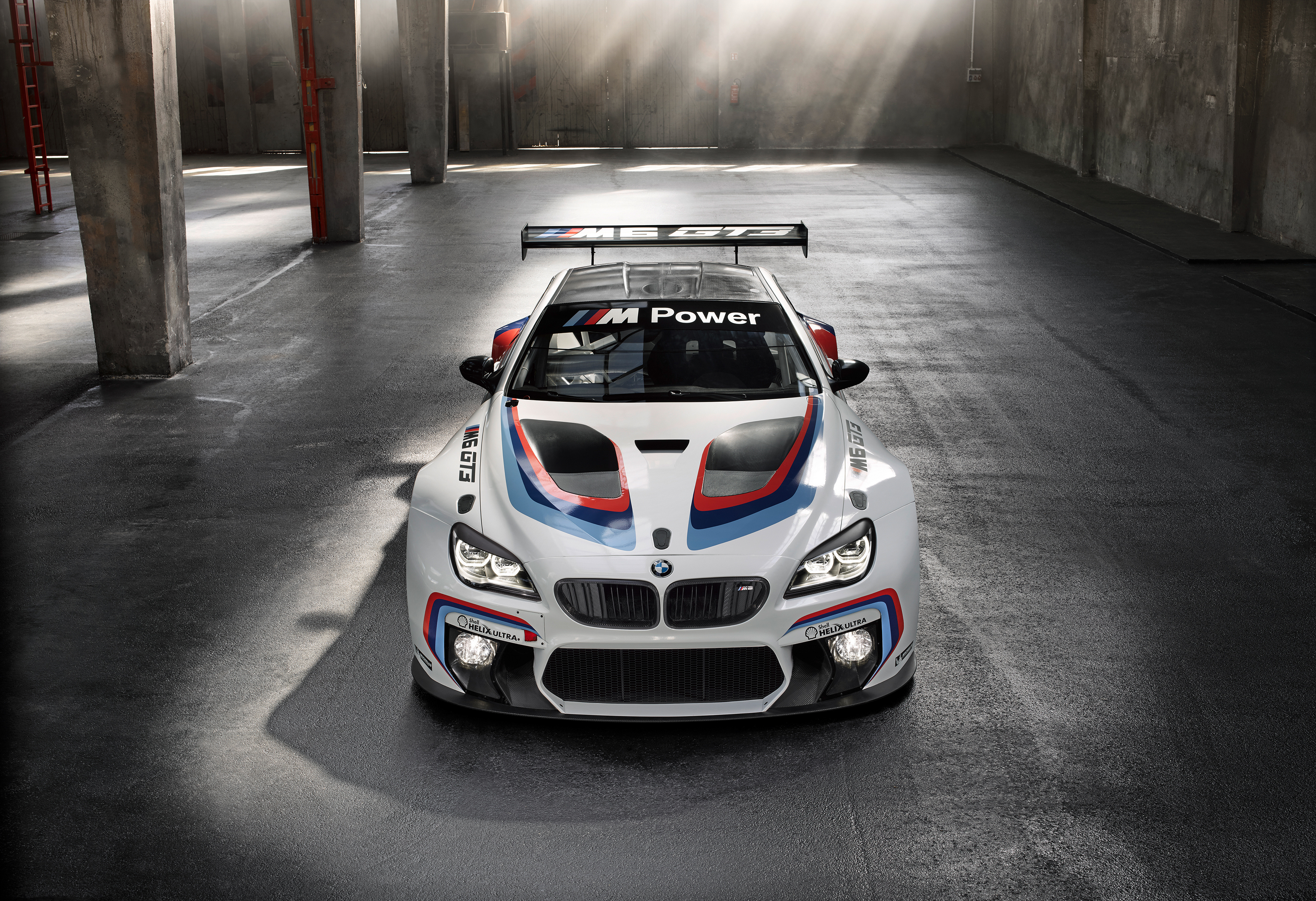 Машина 3 4. BMW m6 gt3. BMW m6 гоночный.