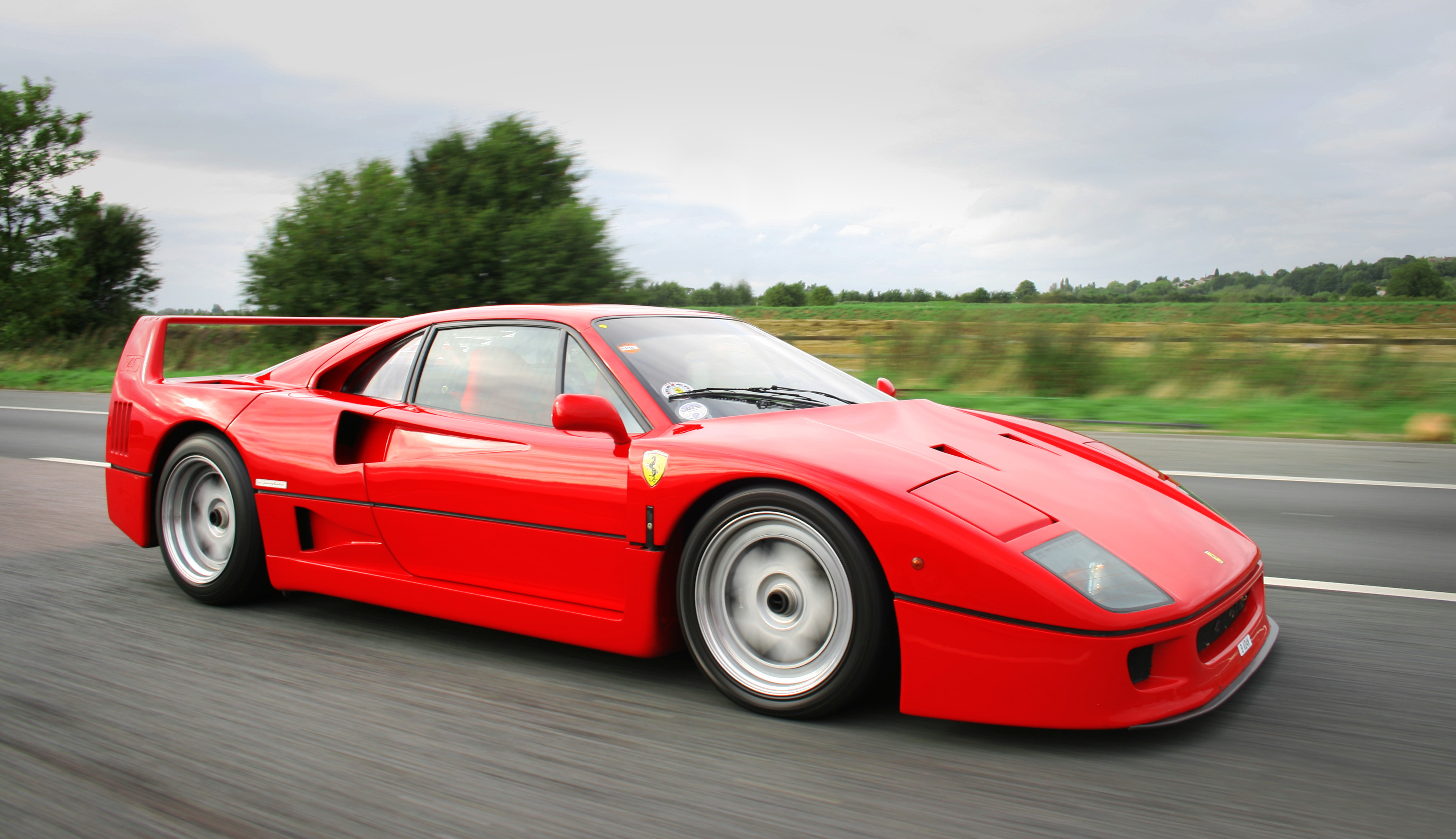 Ferrari f40 Yellow