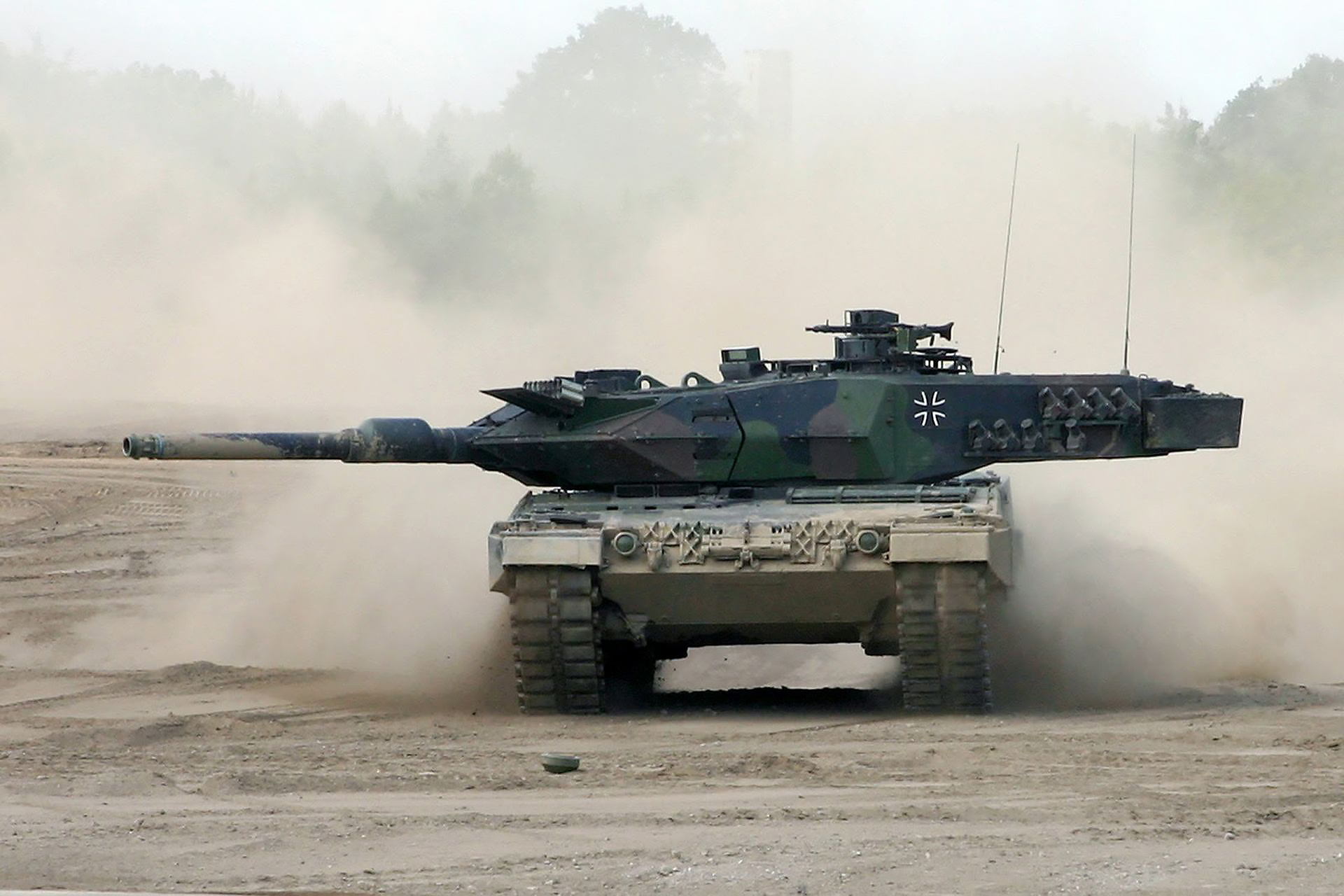 Обои основной боевой танк леопард 2а6 пушка 120мм Main Battle Tank Leopard 2a6 Camo 6487