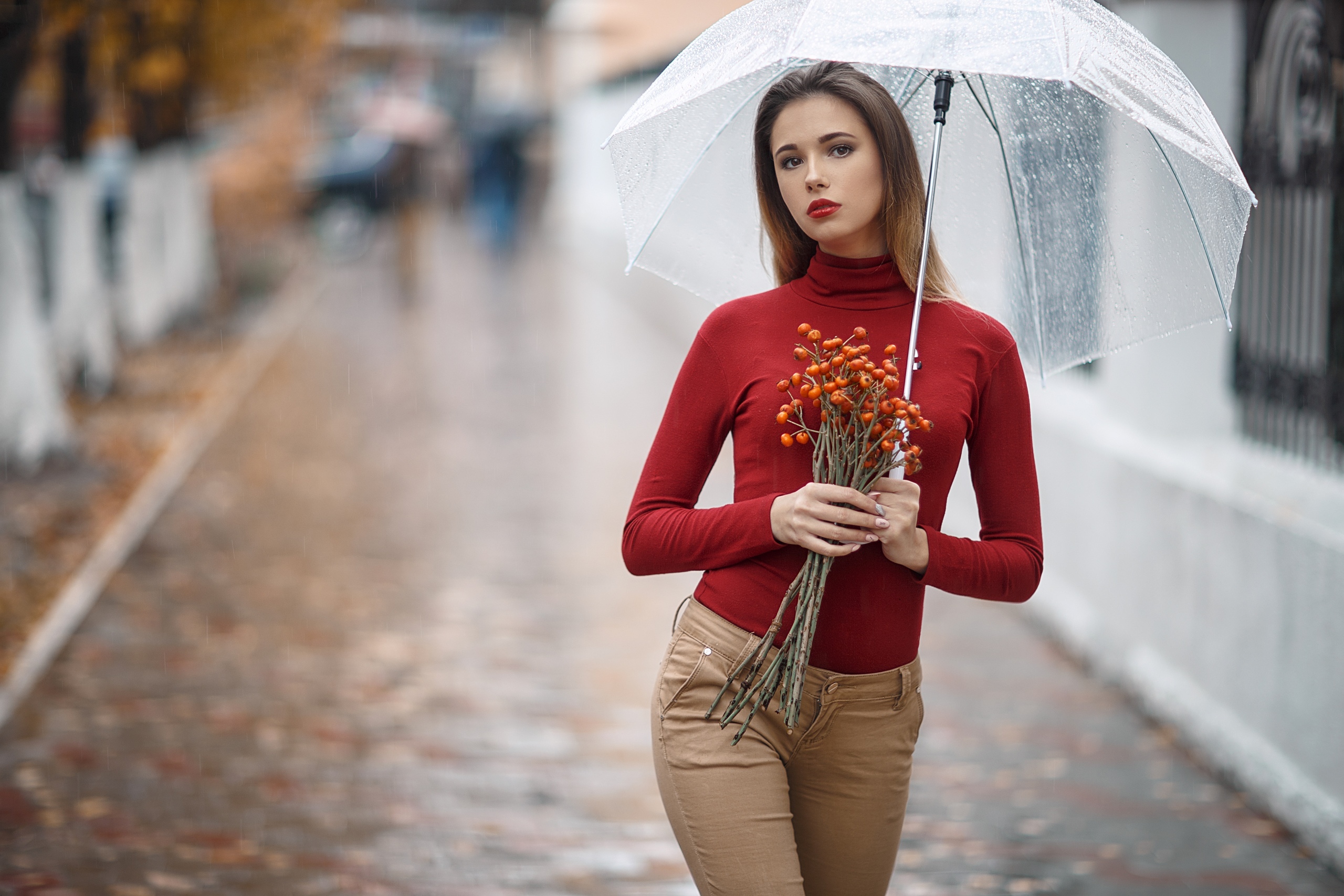 Rain looking. Дарья Костина Сергей Сорокин. Девушка с зонтом. Красивые женщины на улице. Девушка с зонтом на улице.