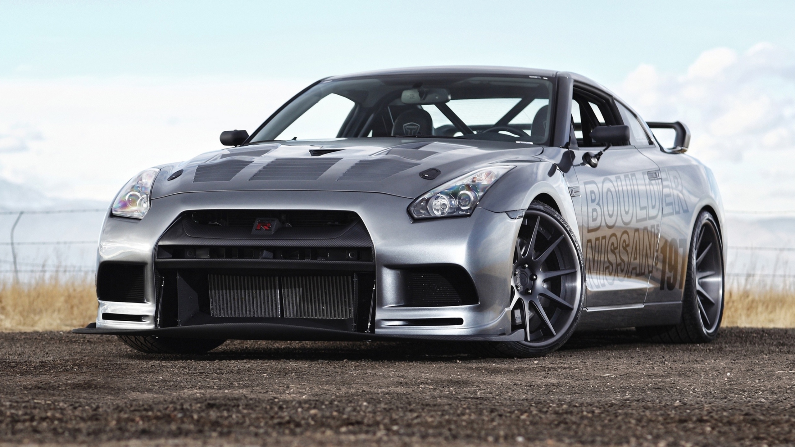 Gtr 4 отзывы. Диски Nissan GTR r35. Nissan r35 GTR 2560 Х 1440. Nissan gt-r r35 арт.