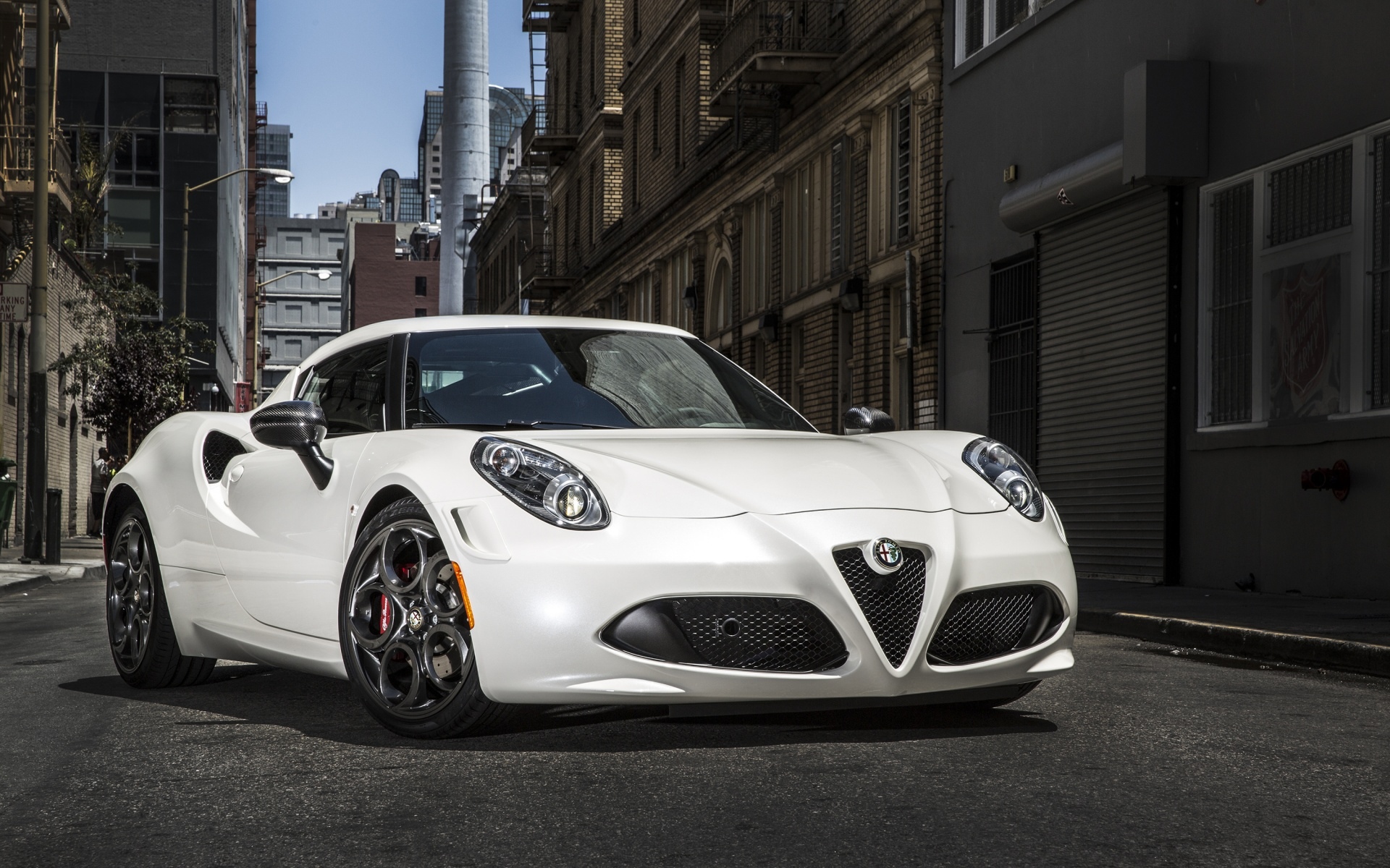 Альфа машина. Alfa Romeo 4c. Alfa Romeo 4c Coupe. Alfa Romeo 4c 2020. Alfa Romeo 4c White.