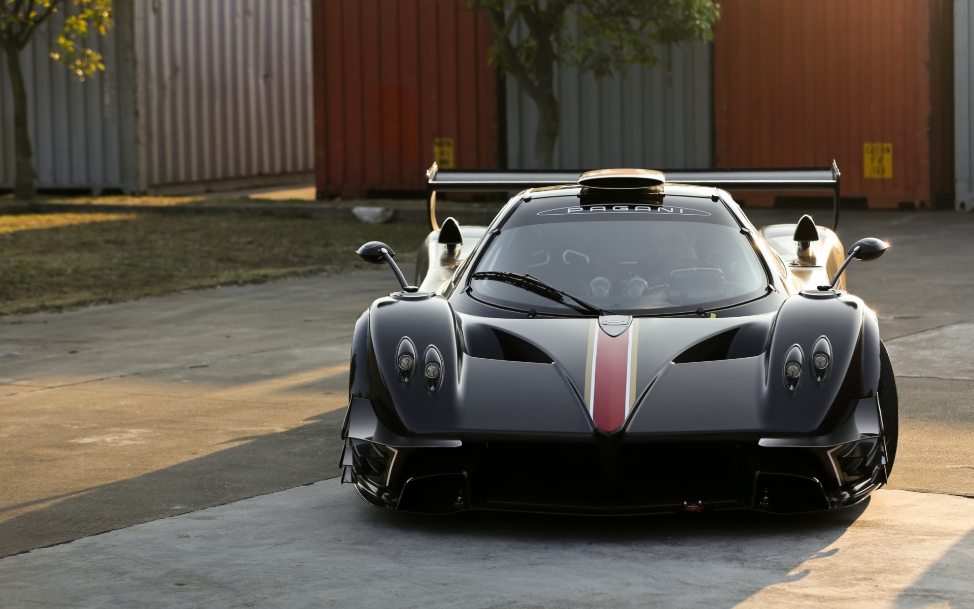 Спорткар Pagani Zonda