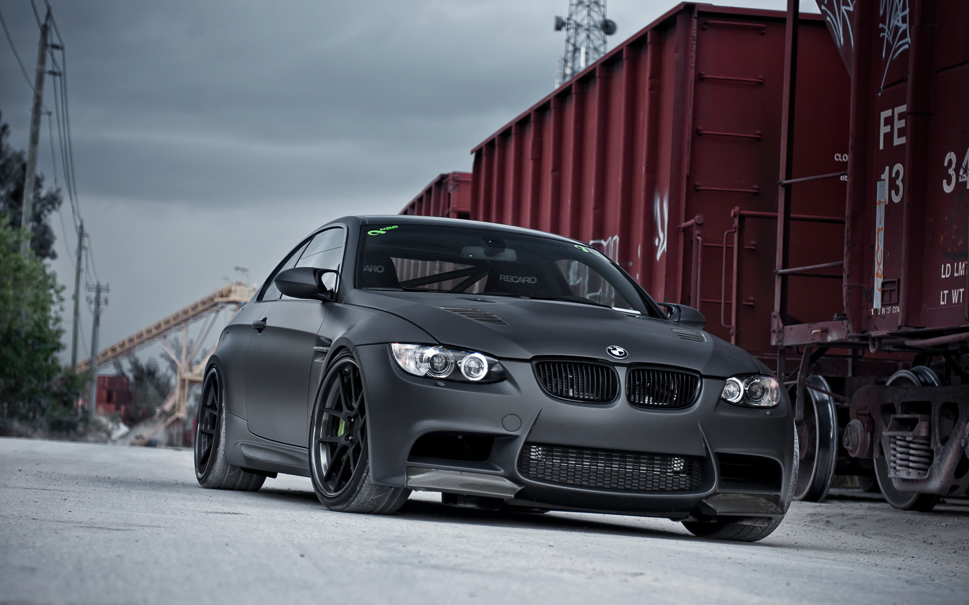 BMW m5 1366x768