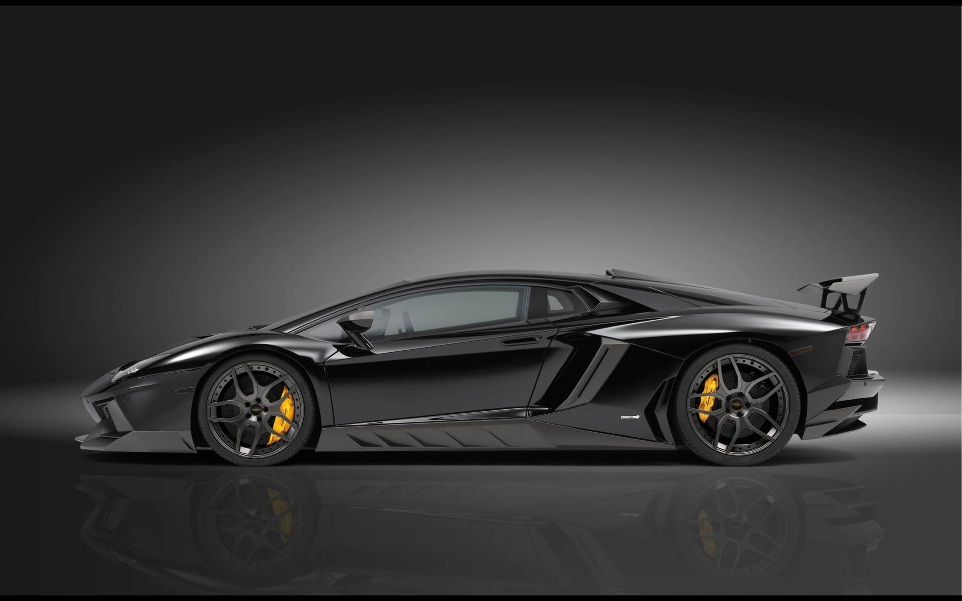 2013 Lamborghini Aventador LP-700-4